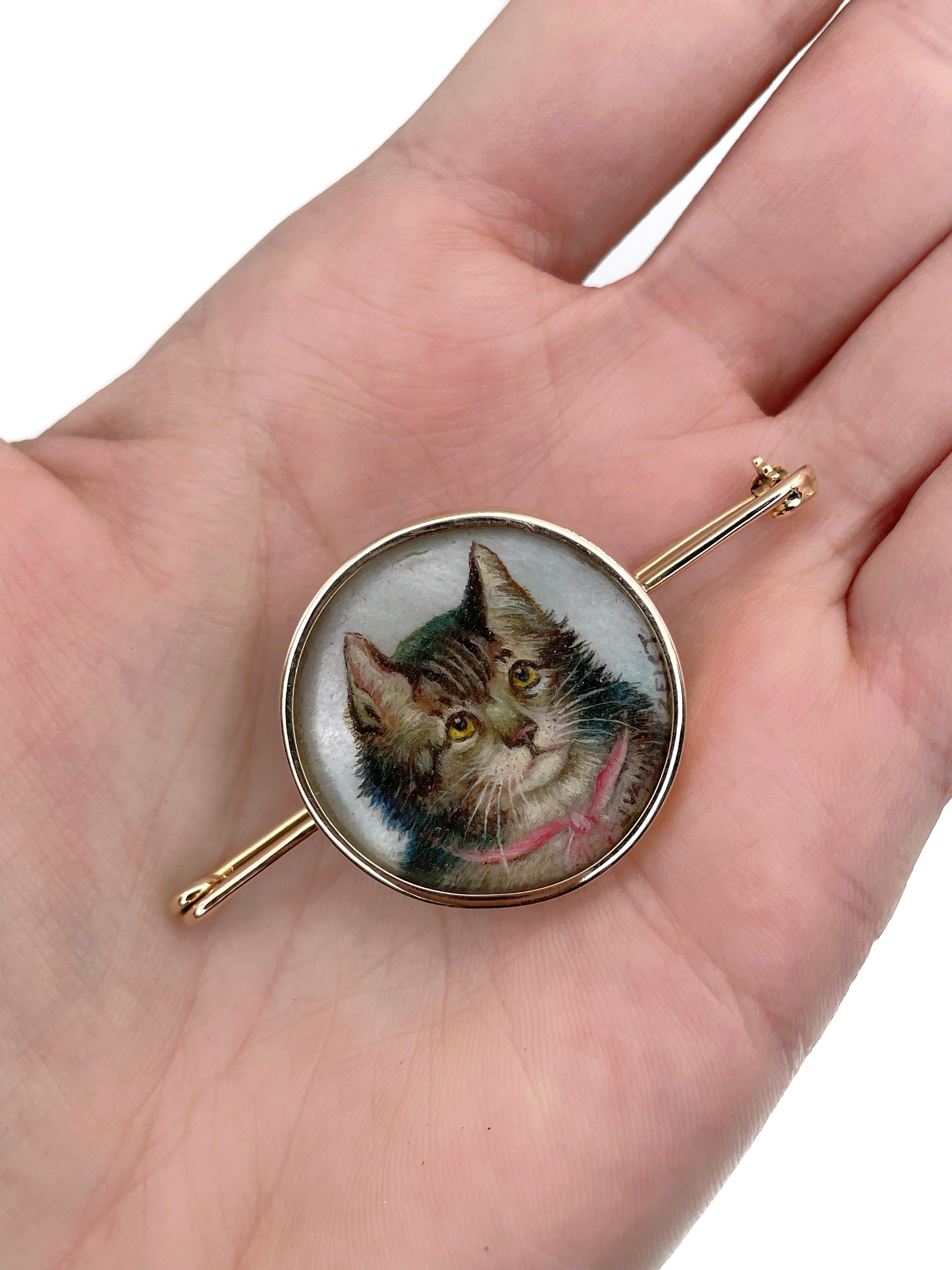Victorian 18 Karat Gold Cat Miniature Portrait Signed Pin Brooch In Good Condition For Sale In Vilnius, LT