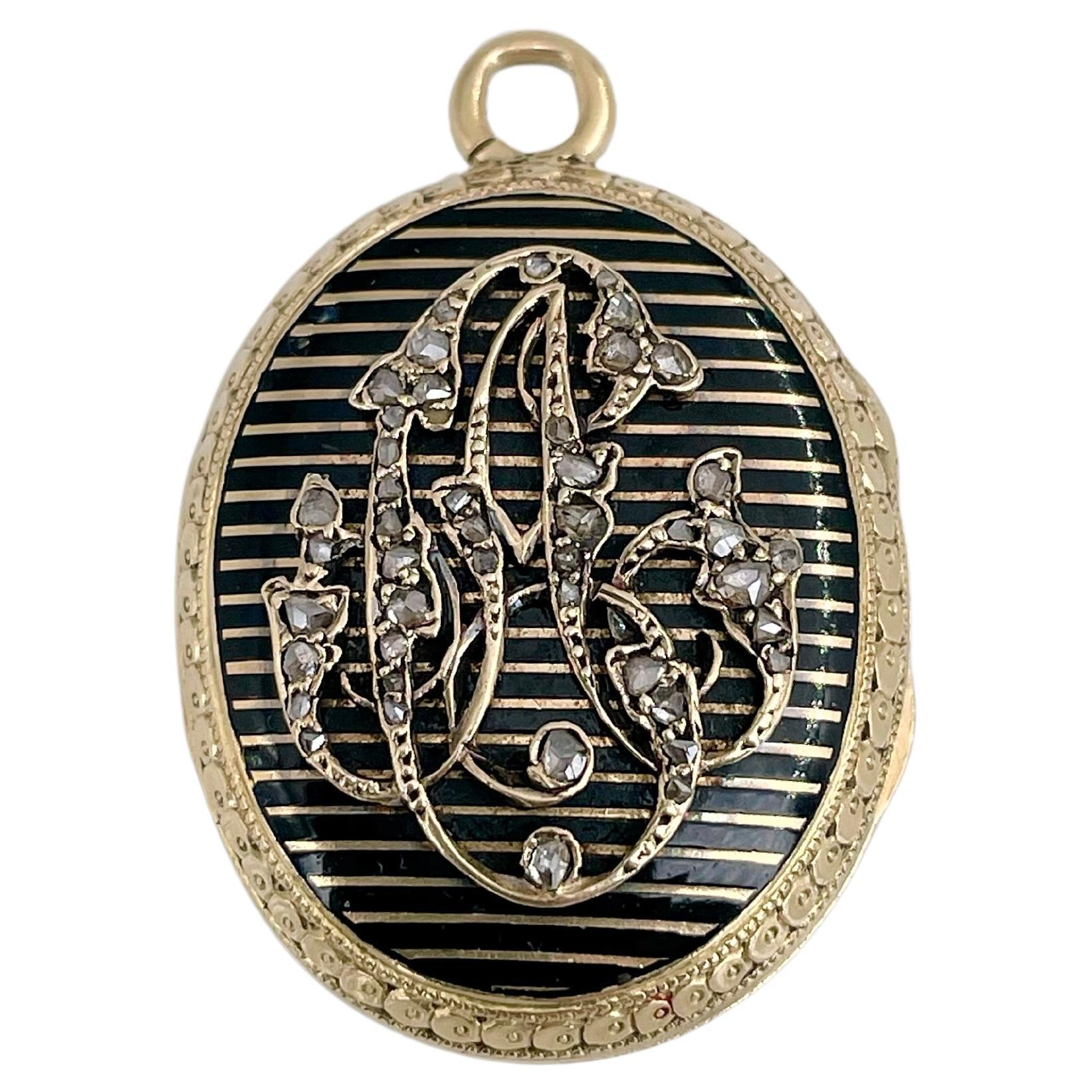 Pendentif médaillon ovale victorien en or 18 carats avec initiales en diamants, perles et émail en vente