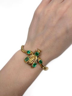 Victorian 18 Karat Gold Emerald Bee Hinged Bangle Bracelet