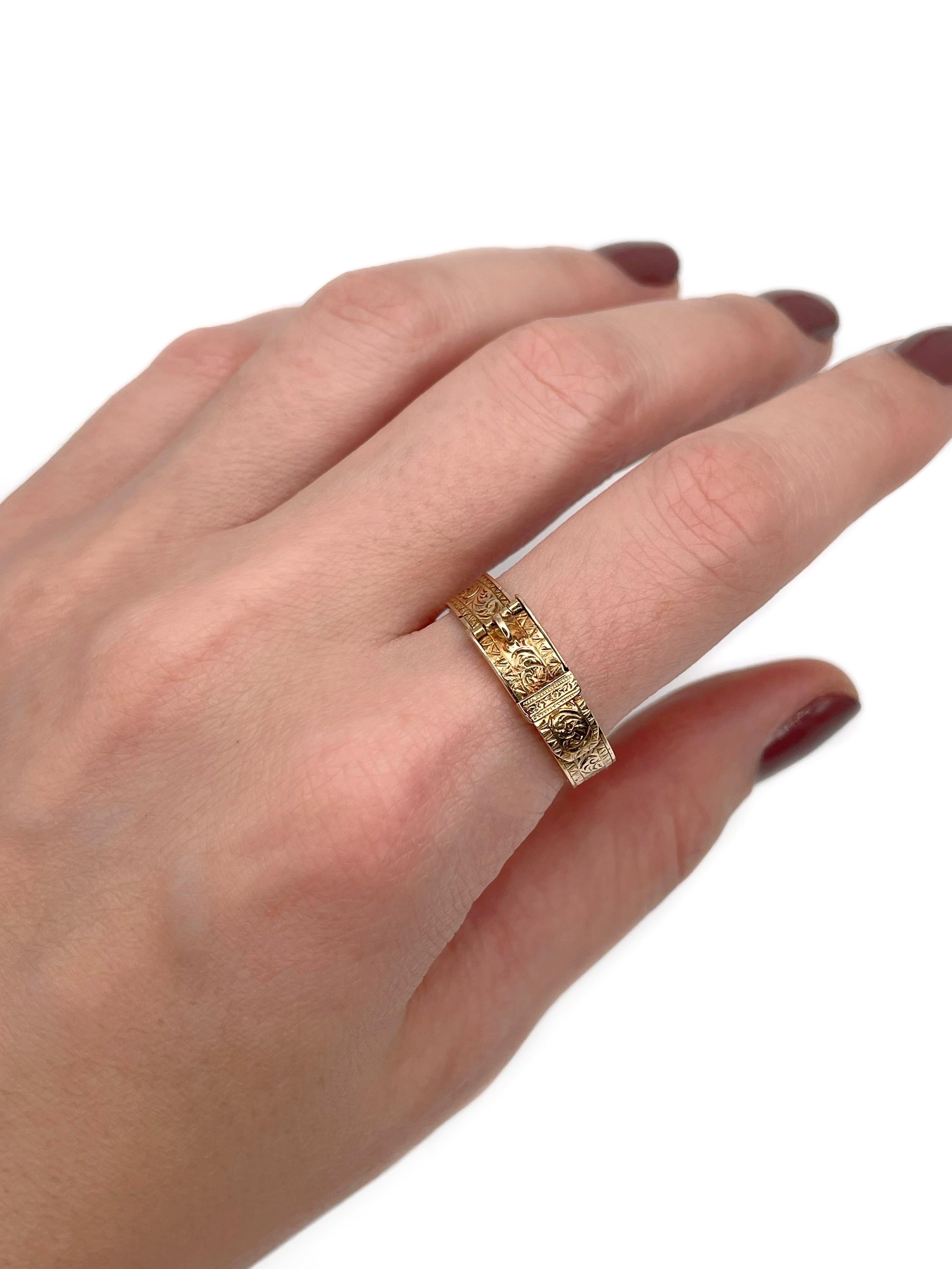 Vittoriano Anello vittoriano con fibbia da cintura incisa in oro 18 carati in vendita