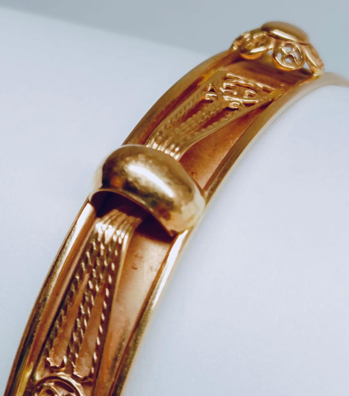 Women's Victorian 18 Karat Gold French Oriental Bangle Bracelet Set of 2 For Sale