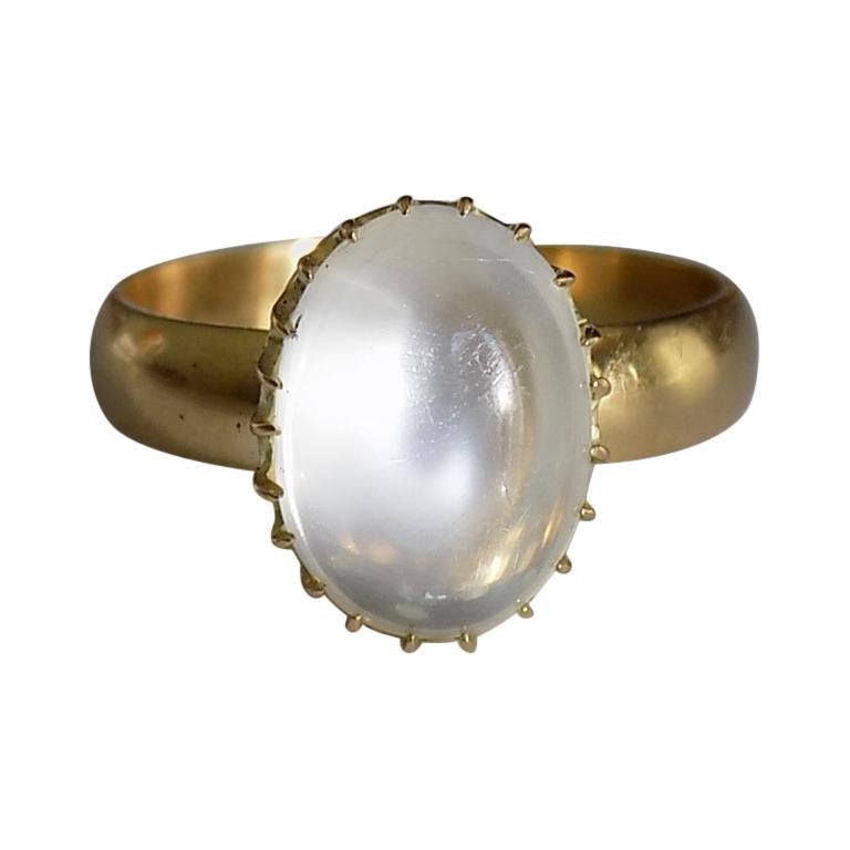 Victorian 18 Karat Gold Moonstone Cabochon Solitaire Ring