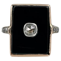 Bague sigillaire rectangulaire victorienne en or 18 carats, onyx et diamants taille rose