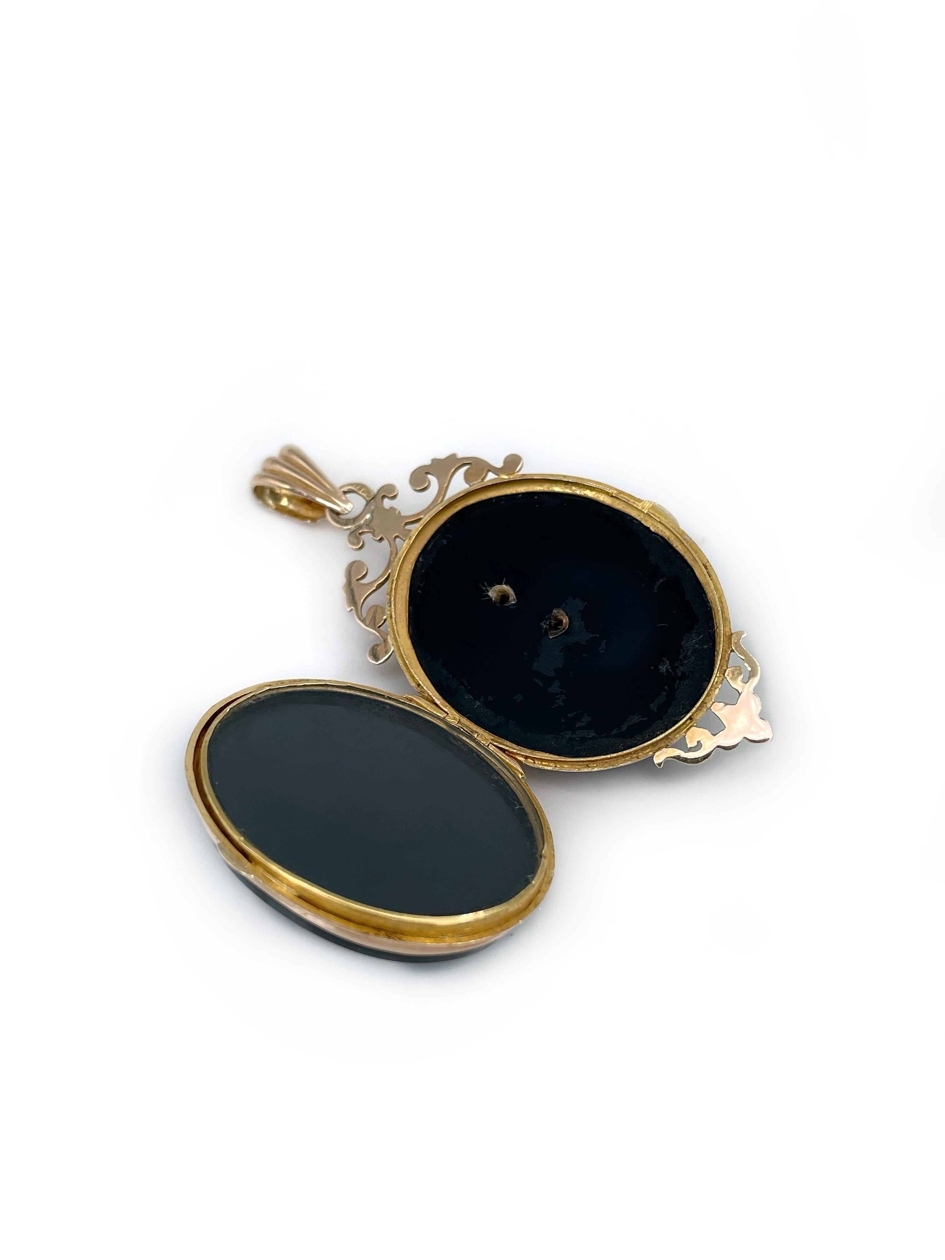 Mixed Cut Victorian 18 Karat Gold Onyx Seed Pearl Oval Locket Pendant