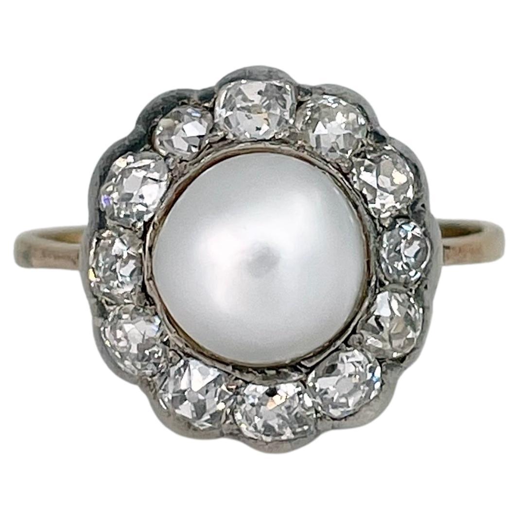 Anillo victoriano de oro de 18 quilates con perlas y diamantes en talla antigua