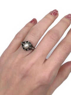 Viktorianischer Cluster-Ring aus 18 Karat Gold mit Perlen im Rosenschliff und schwarzer Emaille