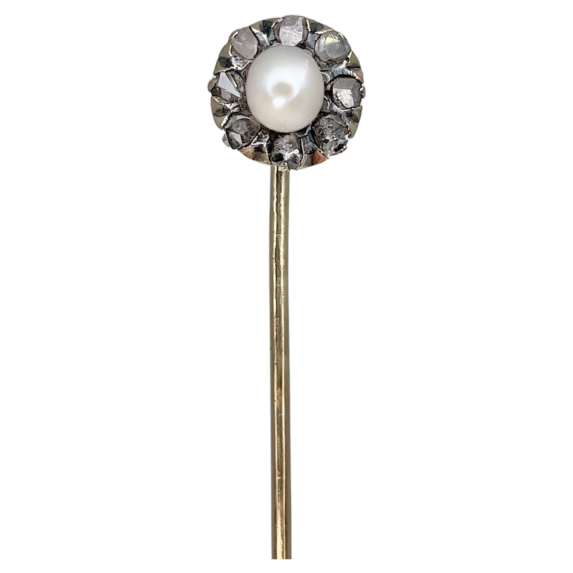 Viktorianische Anstecknadelbrosche aus 18 Karat Gold mit Perlen und Diamanten im Rosenschliff im Angebot