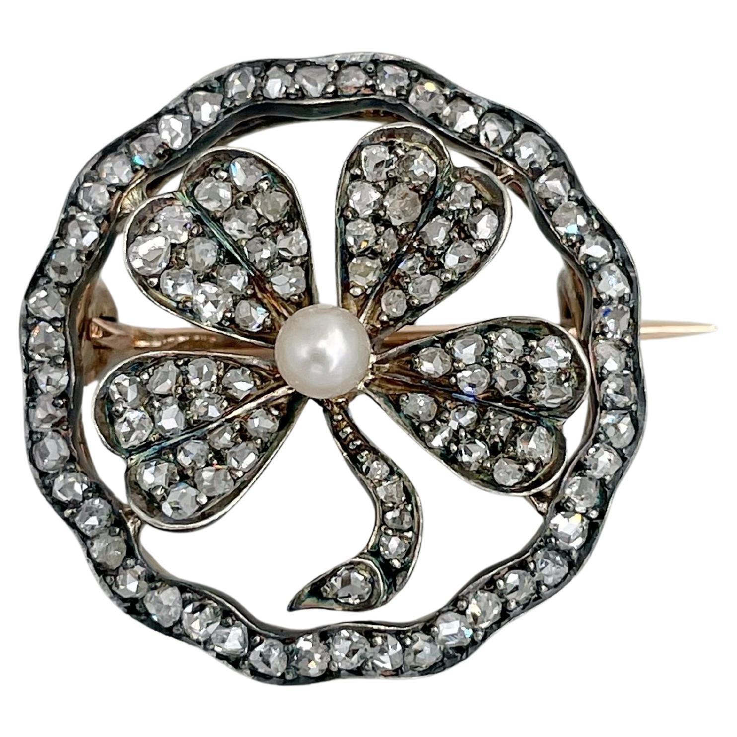 Broche victorienne en or 18 carats, perle, diamant taillé en rose, trèfle à quatre feuilles