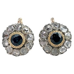 Viktorianische 18 Karat Gold Saphir-Cluster-Ohrringe mit Klappbrisur und Diamant im Rosenschliff