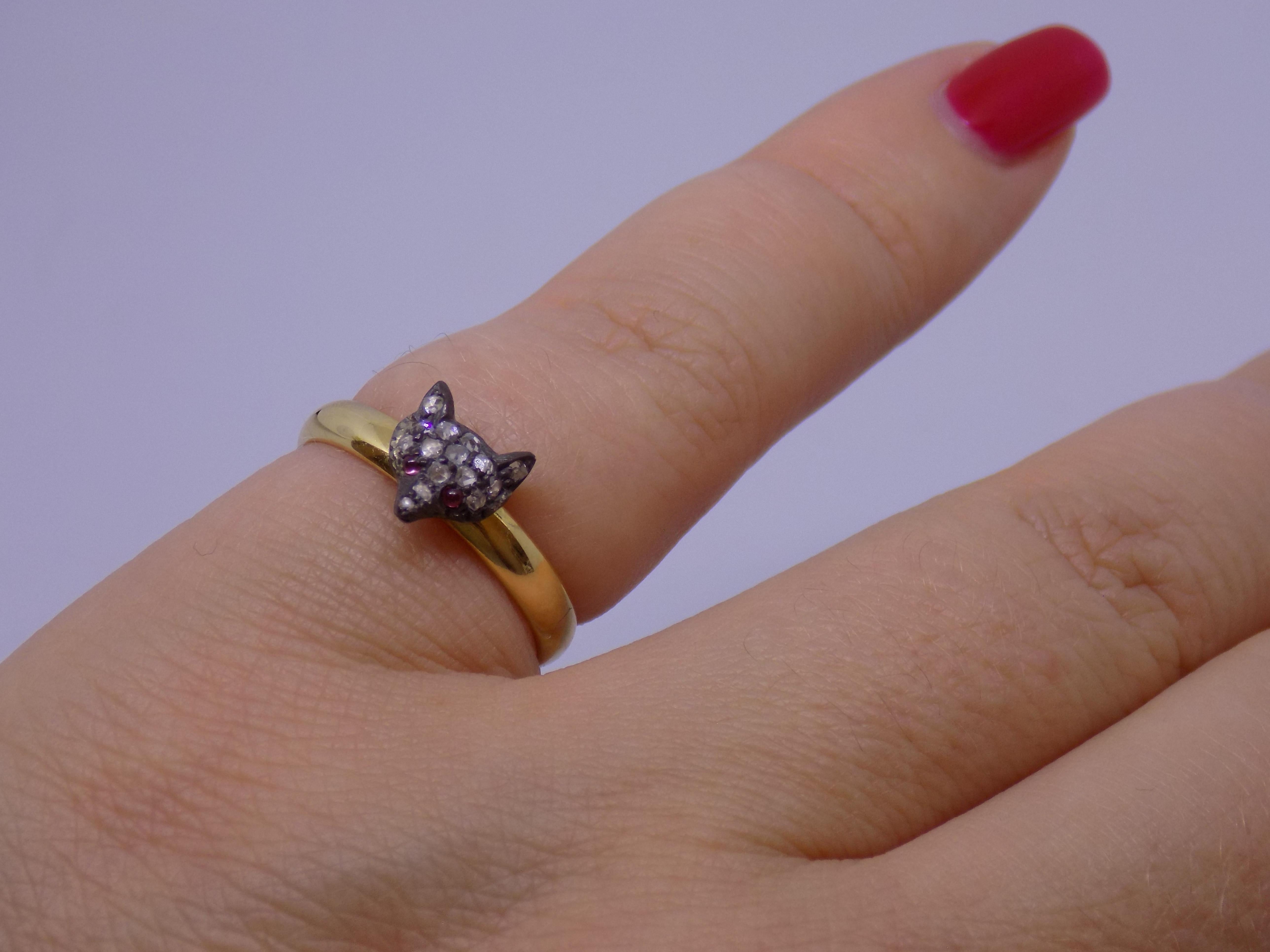 Victorian 18 Karat Gold Silver Diamond Fox Ring In Good Condition In Boston, Lincolnshire