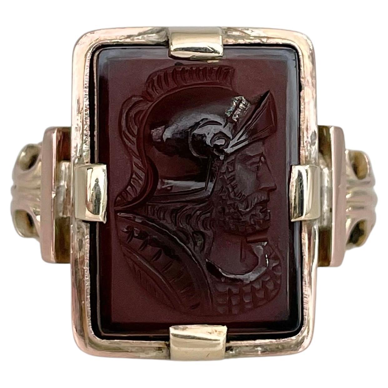Victorian 18 Karat Gold Warrior Profile Agate Cameo Signet Ring