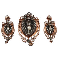 Boucles d'oreilles et broche antiques en or rose et argent