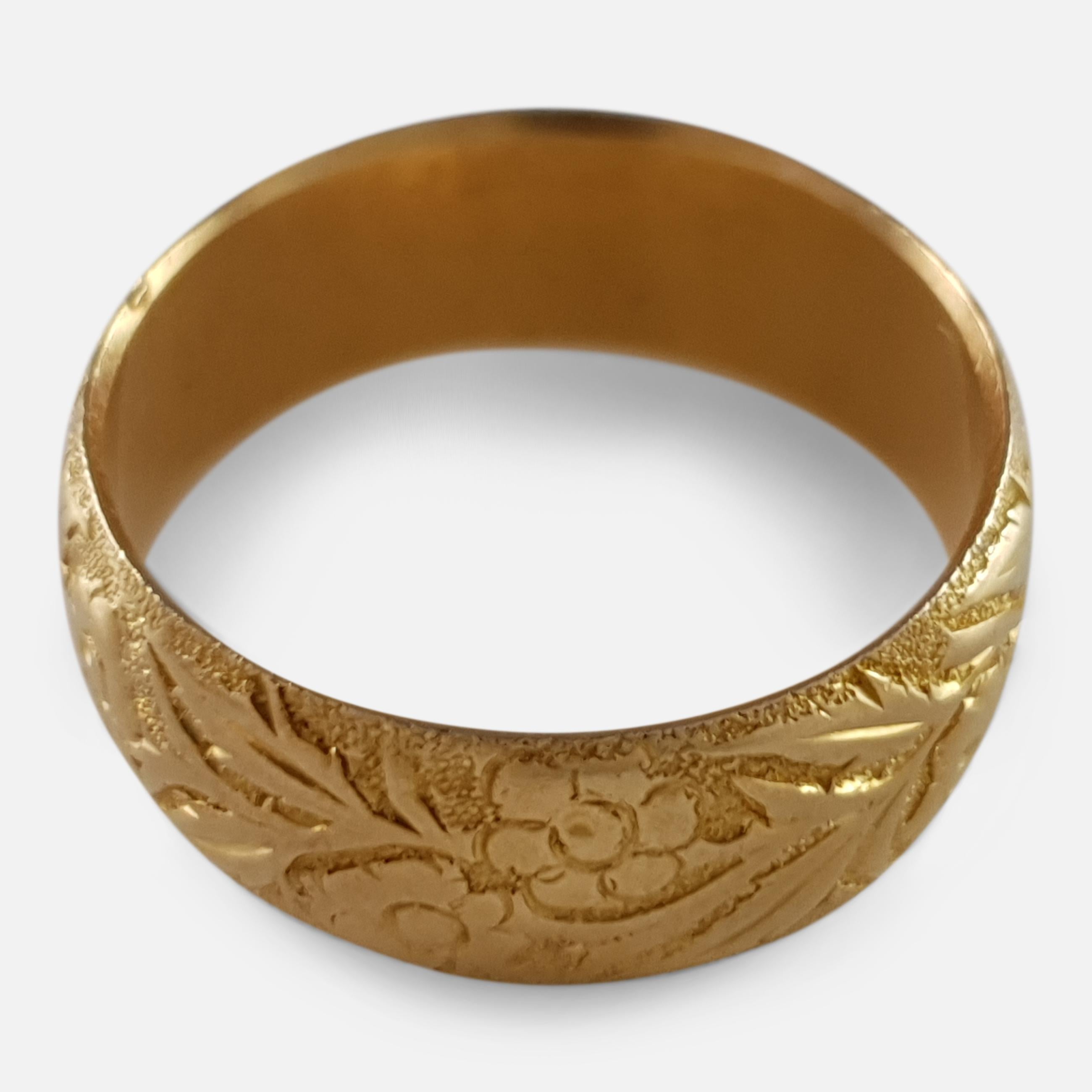 Women's or Men's Victorian 18 Karat Yellow Gold Foliate Engraved Wedding Band Ring, 1892