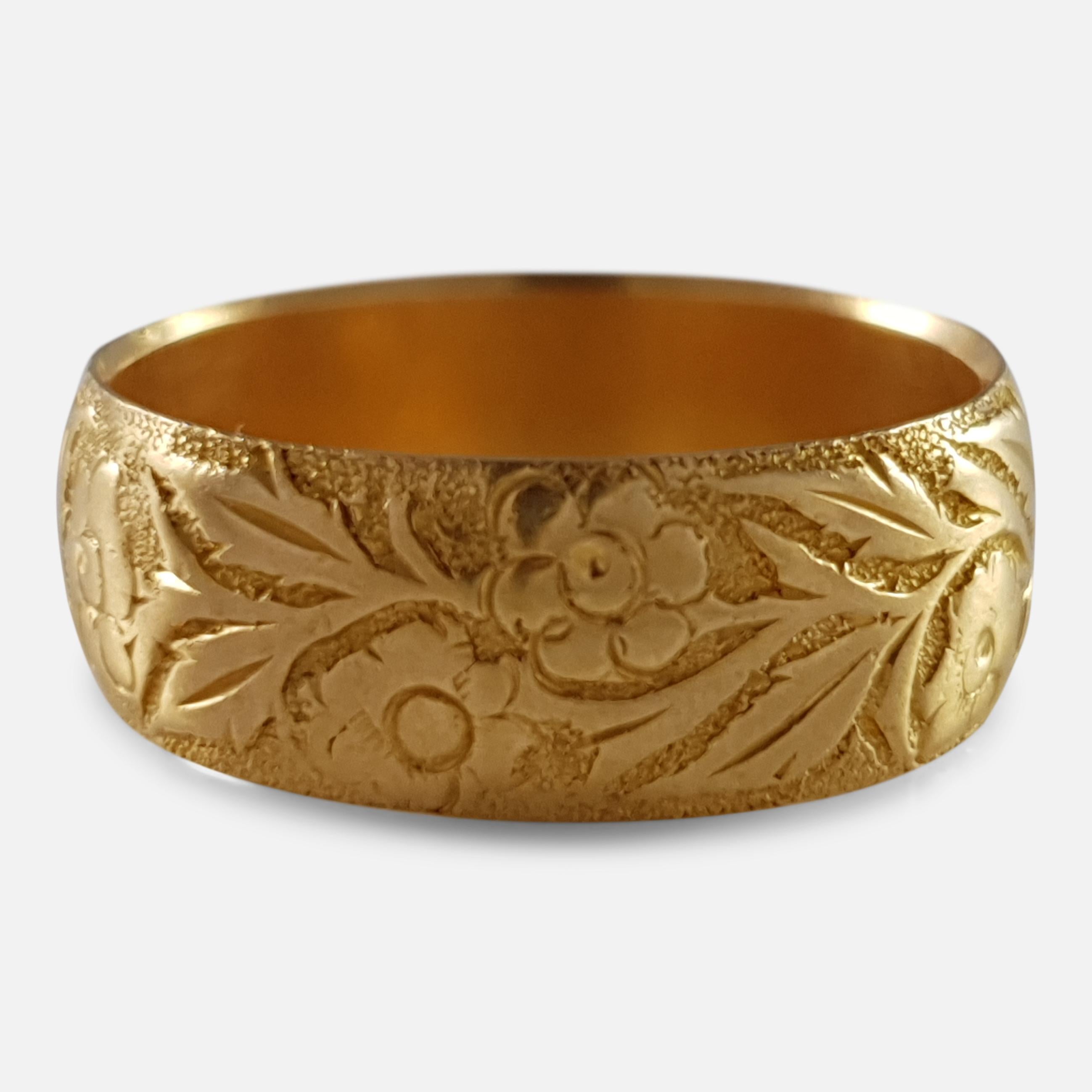 Victorian 18 Karat Yellow Gold Foliate Engraved Wedding Band Ring, 1892 1