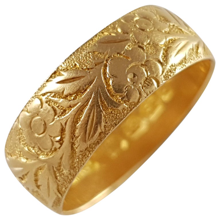 Victorian 18  Karat  Yellow  Gold  Foliate Engraved Wedding  