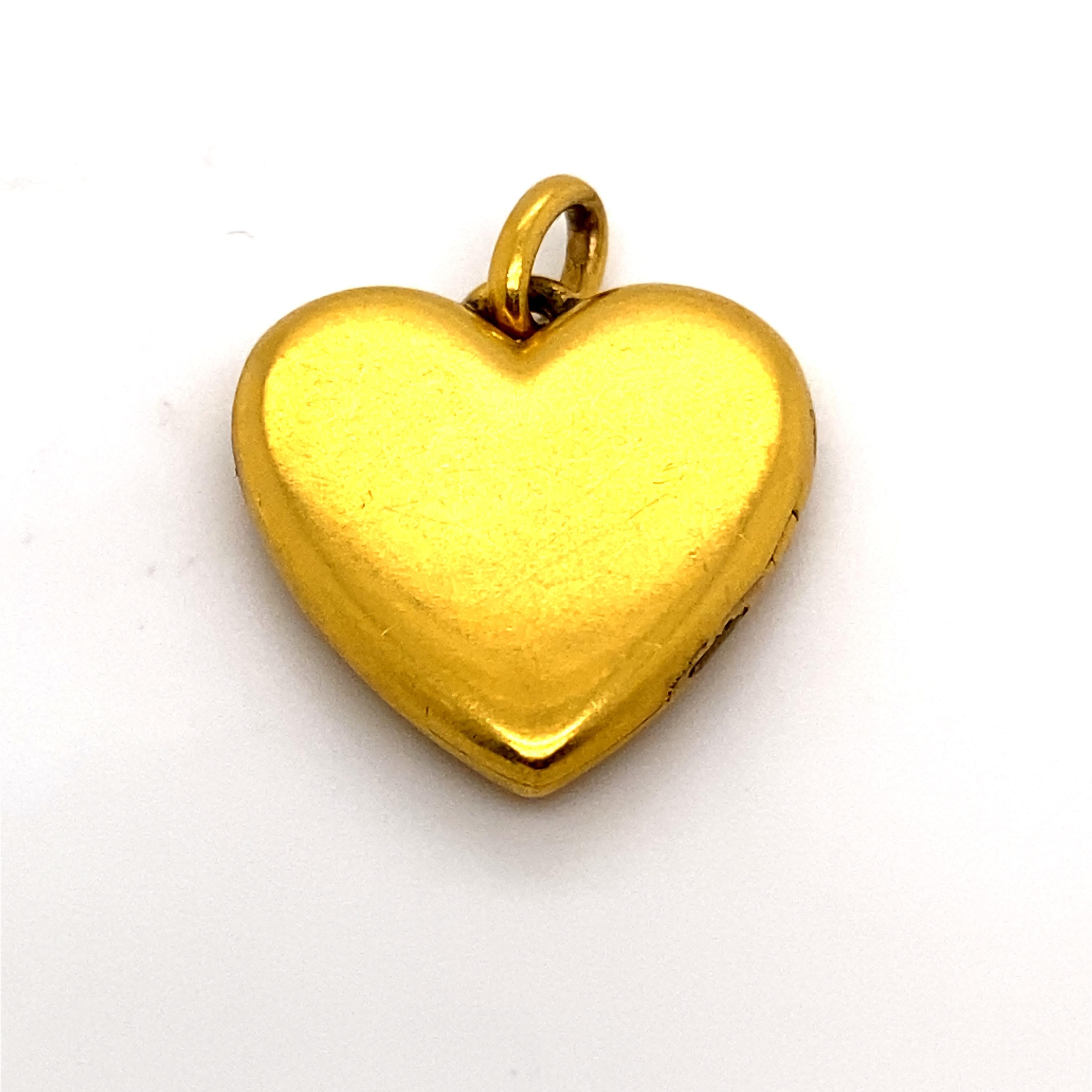 Victorian 18 Karat Yellow Gold Diamond Heart Locket Pendant In Good Condition In London, GB