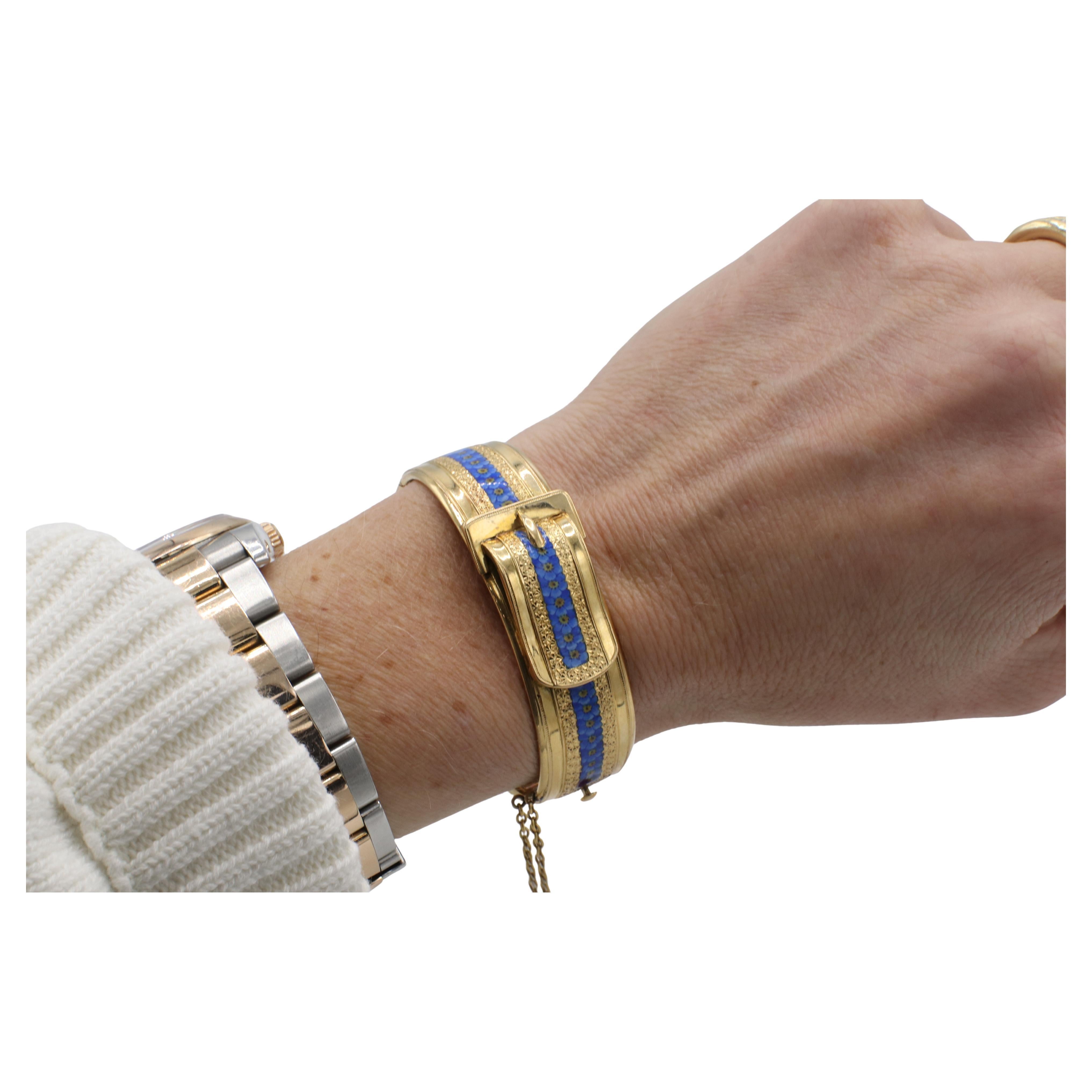 Bracelet victorien en or jaune 18 carats avec boucle en forme de fleur émaillée 1869 Pour femmes en vente