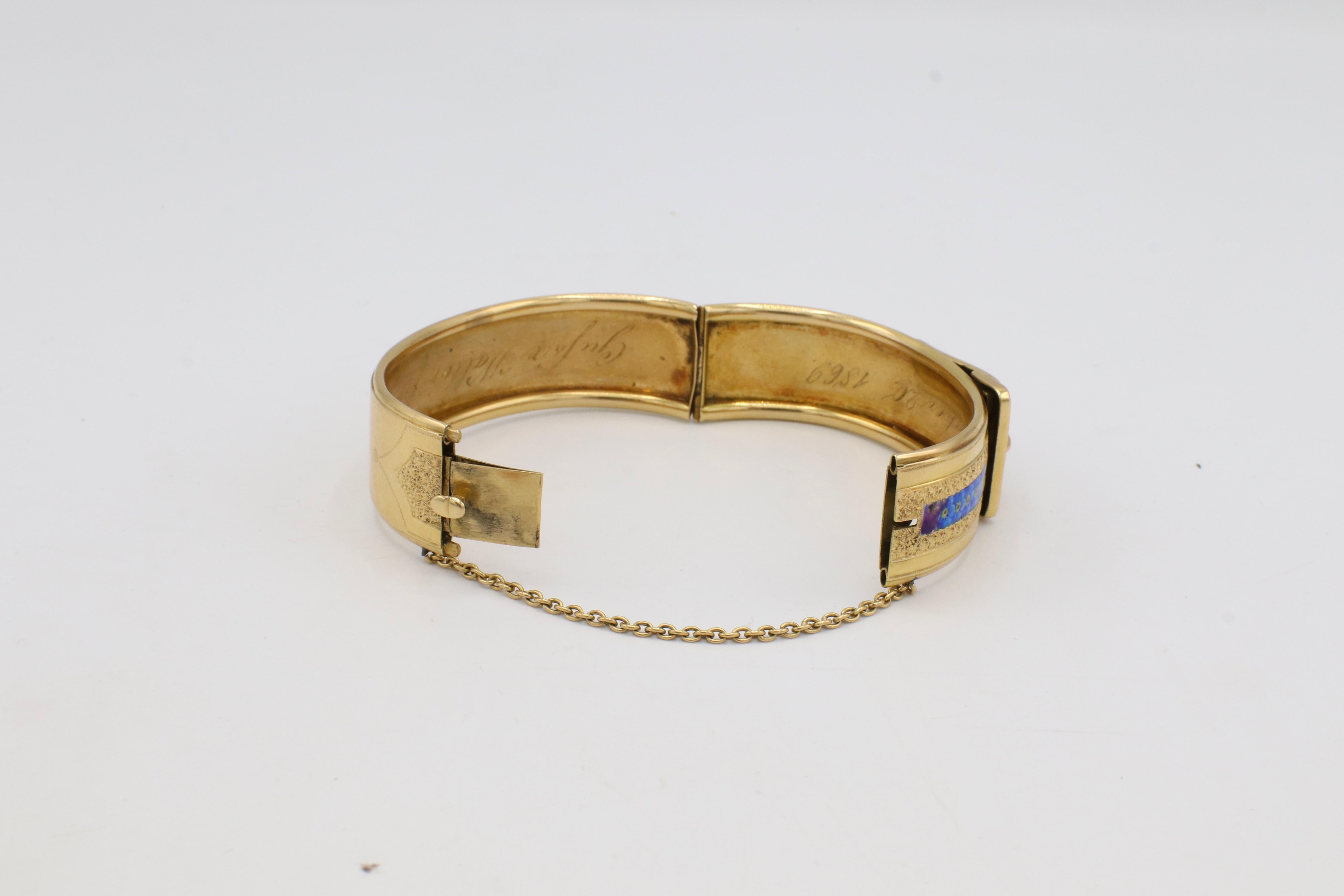 Bracelet victorien en or jaune 18 carats avec boucle en forme de fleur émaillée 1869 en vente 3