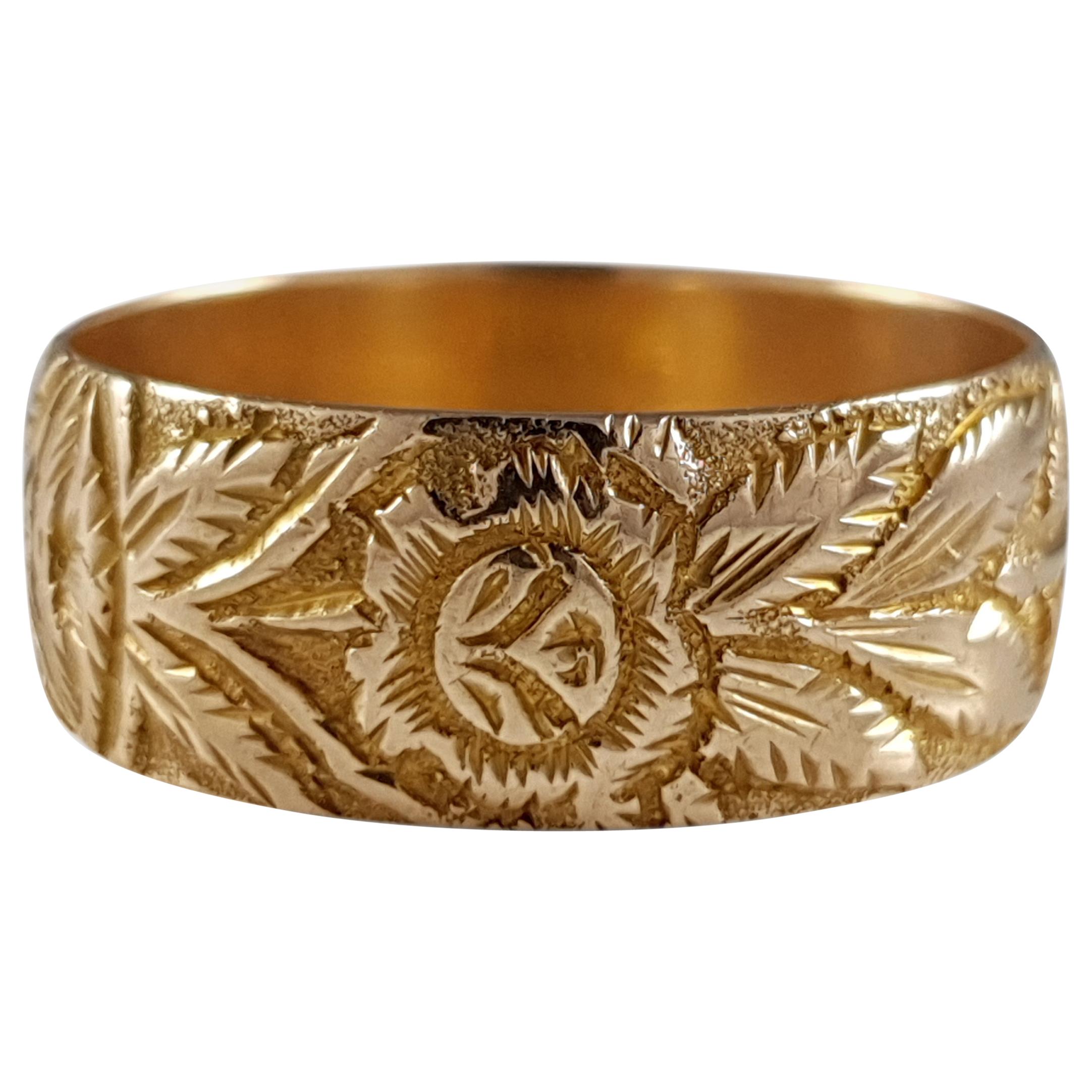 Victorian 18 Karat Yellow Gold Foliate Engraved Wedding Band Ring
