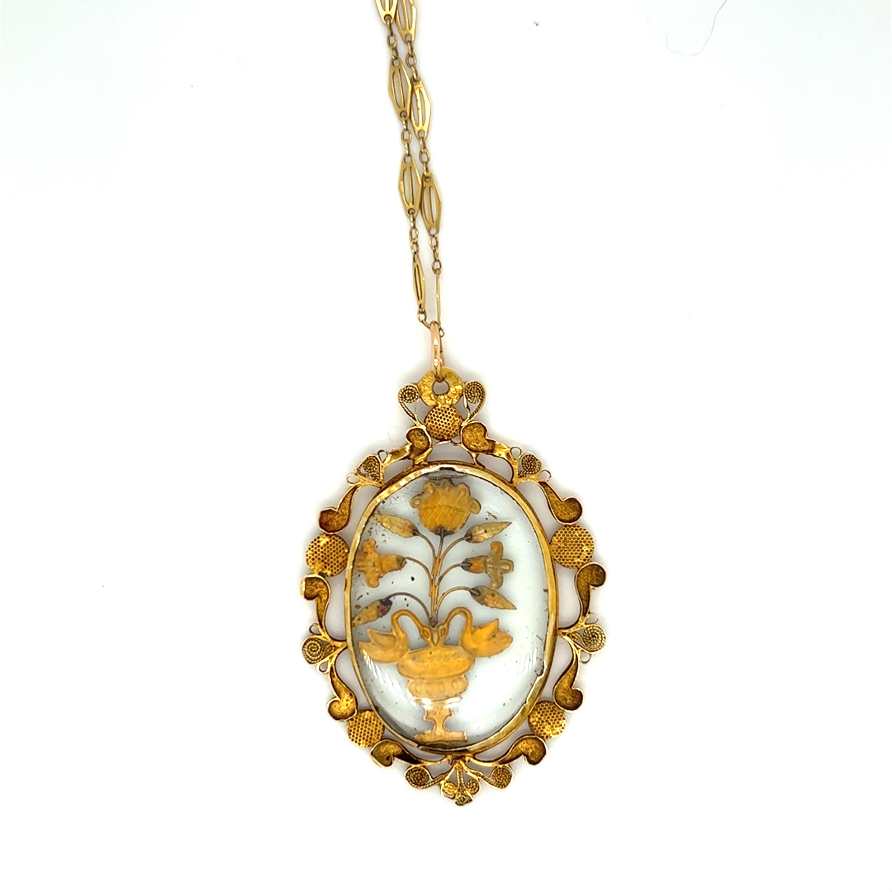 Victorian 18 Karat Yellow Gold Glass Pendant Necklace In Good Condition For Sale In Towson, MD