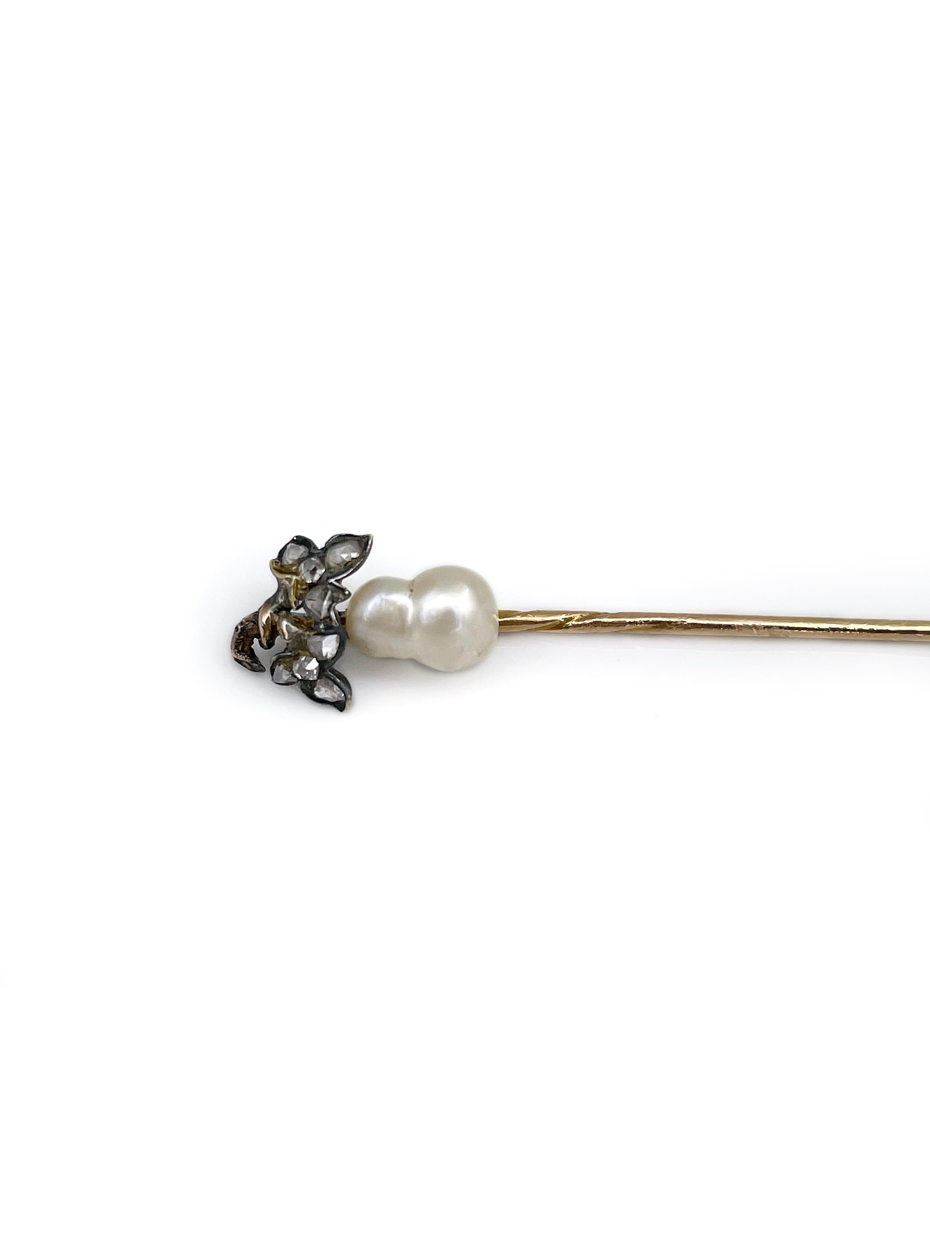 This is a Victorian fruit stick pin brooch crafted in 18K yellow gold. The piece features a pearl and 8 rose cut diamonds.

Rare find and highly collectable.

Weight: 1.94g
Length: 7cm
Detail length: 1.5cm

———

If you have any questions, please