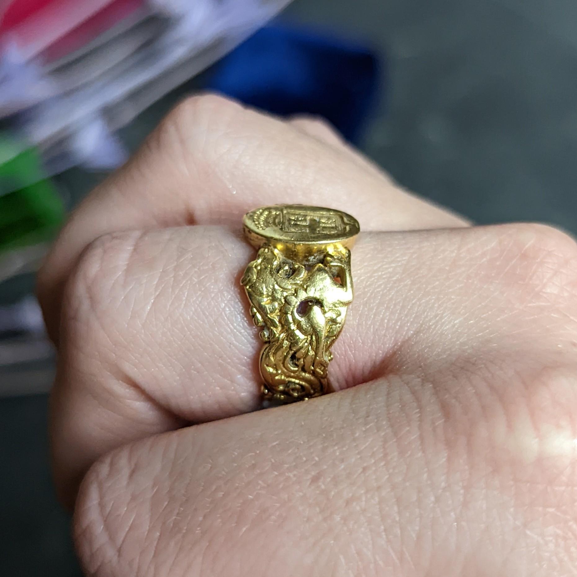 Viktorianischer Siegelring aus 18 Karat Gelbgold mit Unisex-Löwenwappen 7