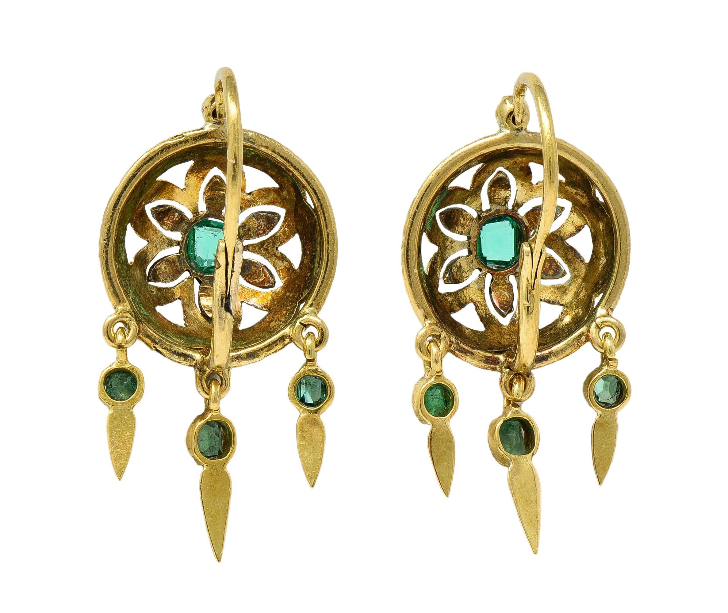 Victorian 1.80 CTW Emerald Diamond Enamel 18K Antique Fringe Drop Earrings im Zustand „Hervorragend“ im Angebot in Philadelphia, PA