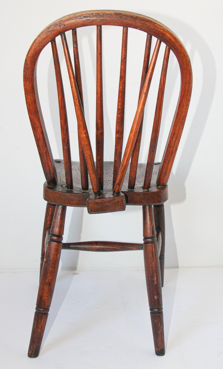 Victorian 1840 Hoop Back Windsor Chair High Wycombe In Good Condition For Sale In North Hollywood, CA