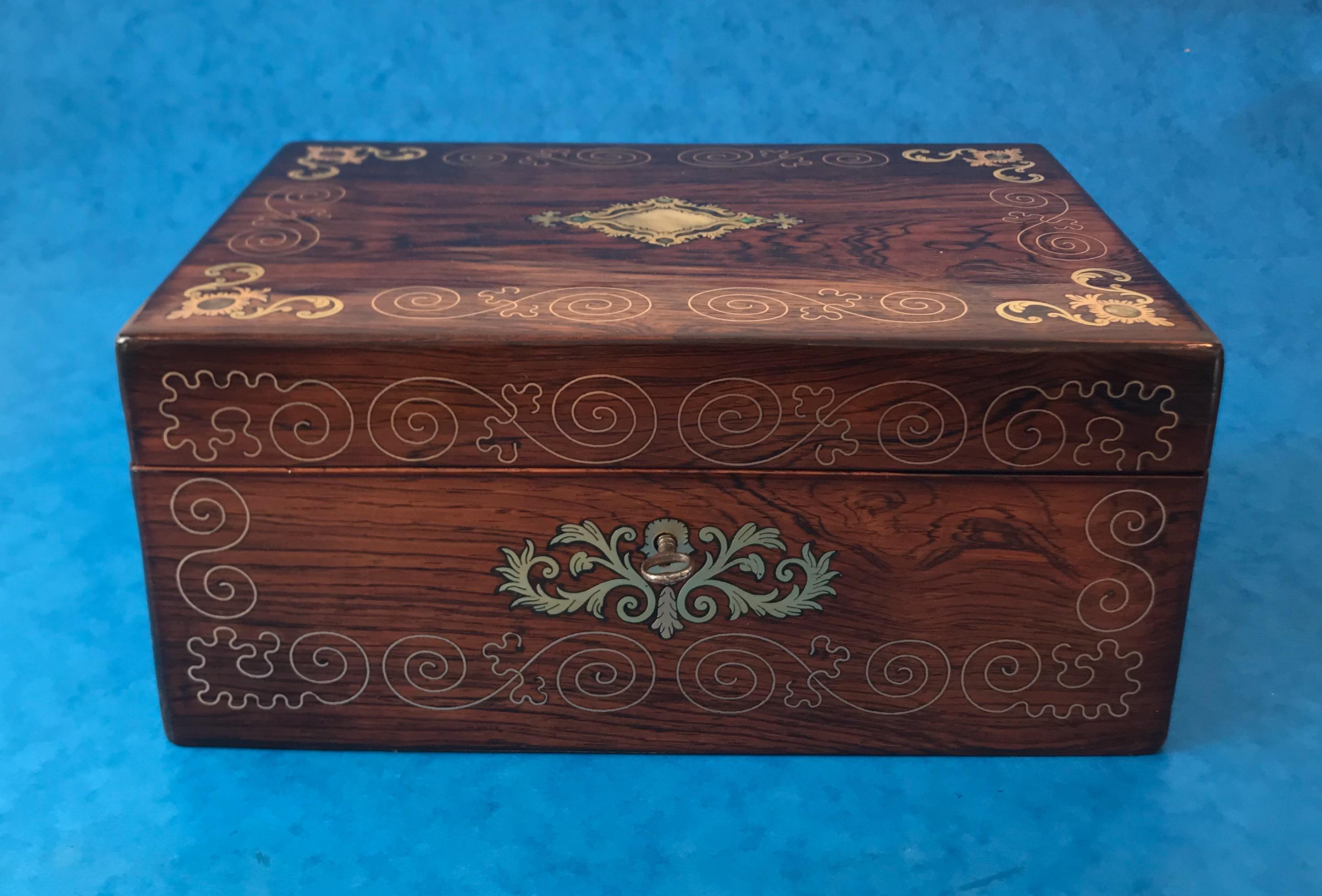 Victorian 1850 Rosewood Jewelry Box In Good Condition In Windsor, Berkshire