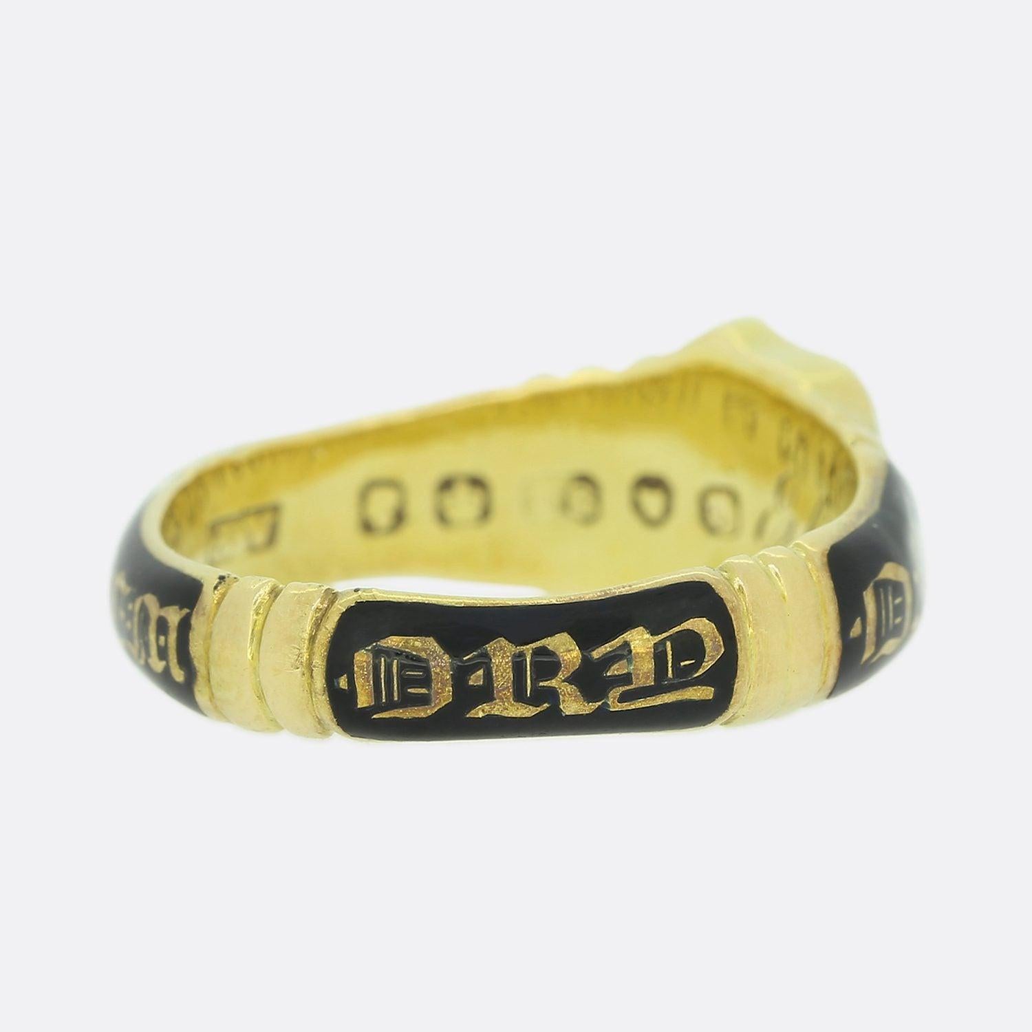 Viktorianischer 1850er 'Zum Gedenken an' Emaille-Trauerband-Ring im Zustand „Gut“ im Angebot in London, GB