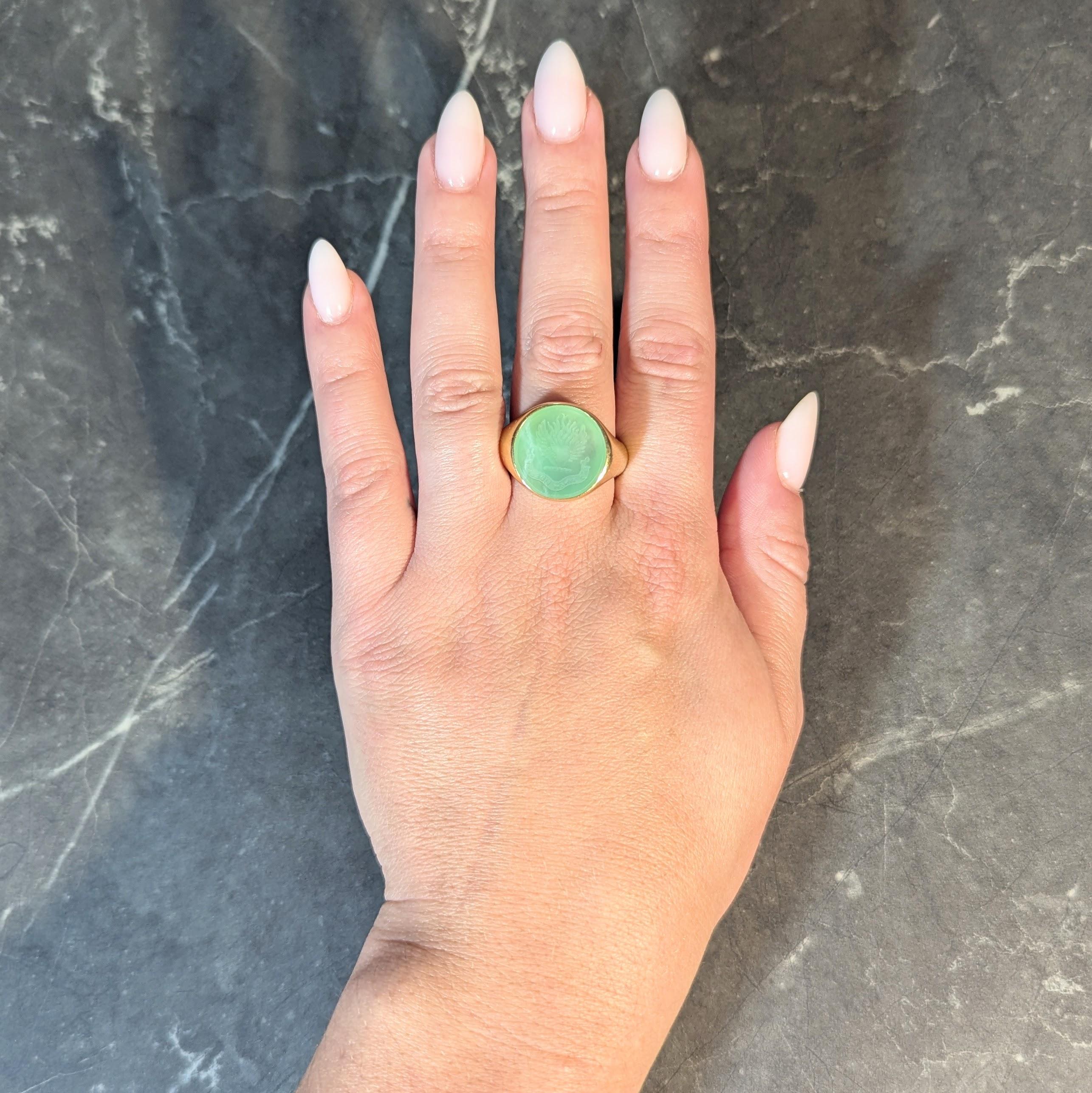 Victorian 1860 Green Chalcedony 18K Gold Antique Heraldry Intaglio Signet Ring For Sale 8