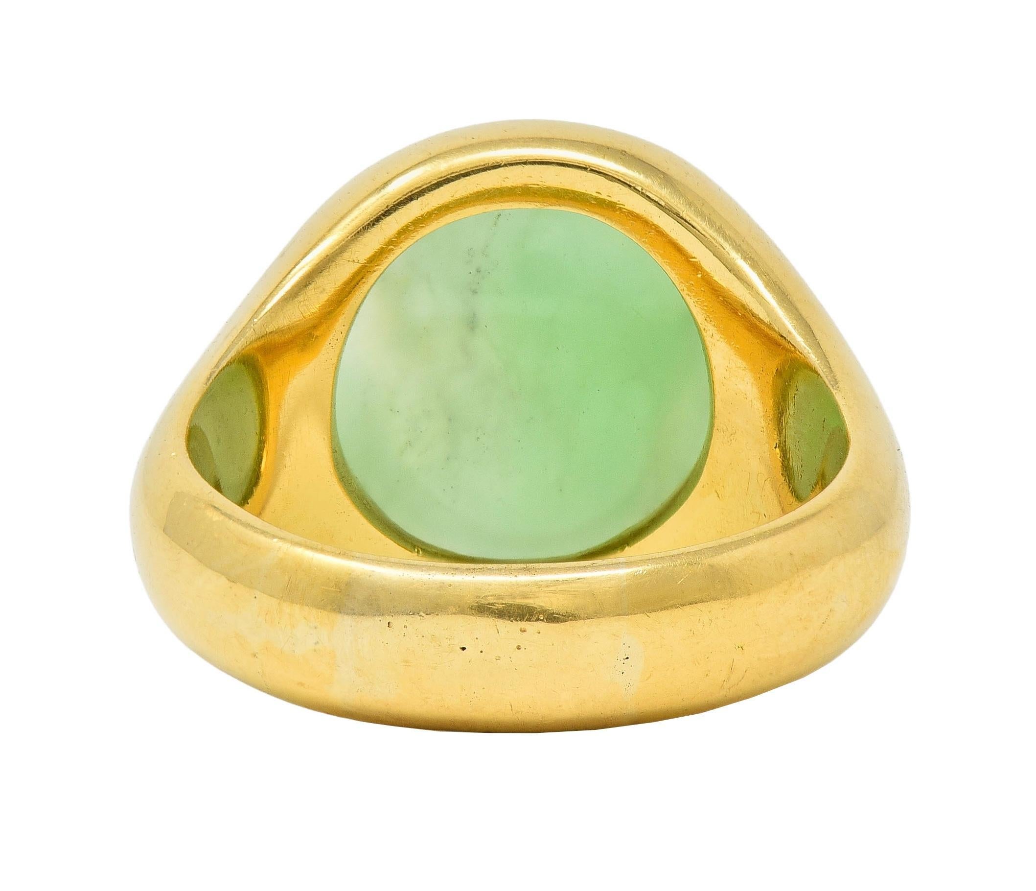 Victorian 1860 Green Chalcedony 18K Gold Antique Heraldry Intaglio Signet Ring In Excellent Condition For Sale In Philadelphia, PA