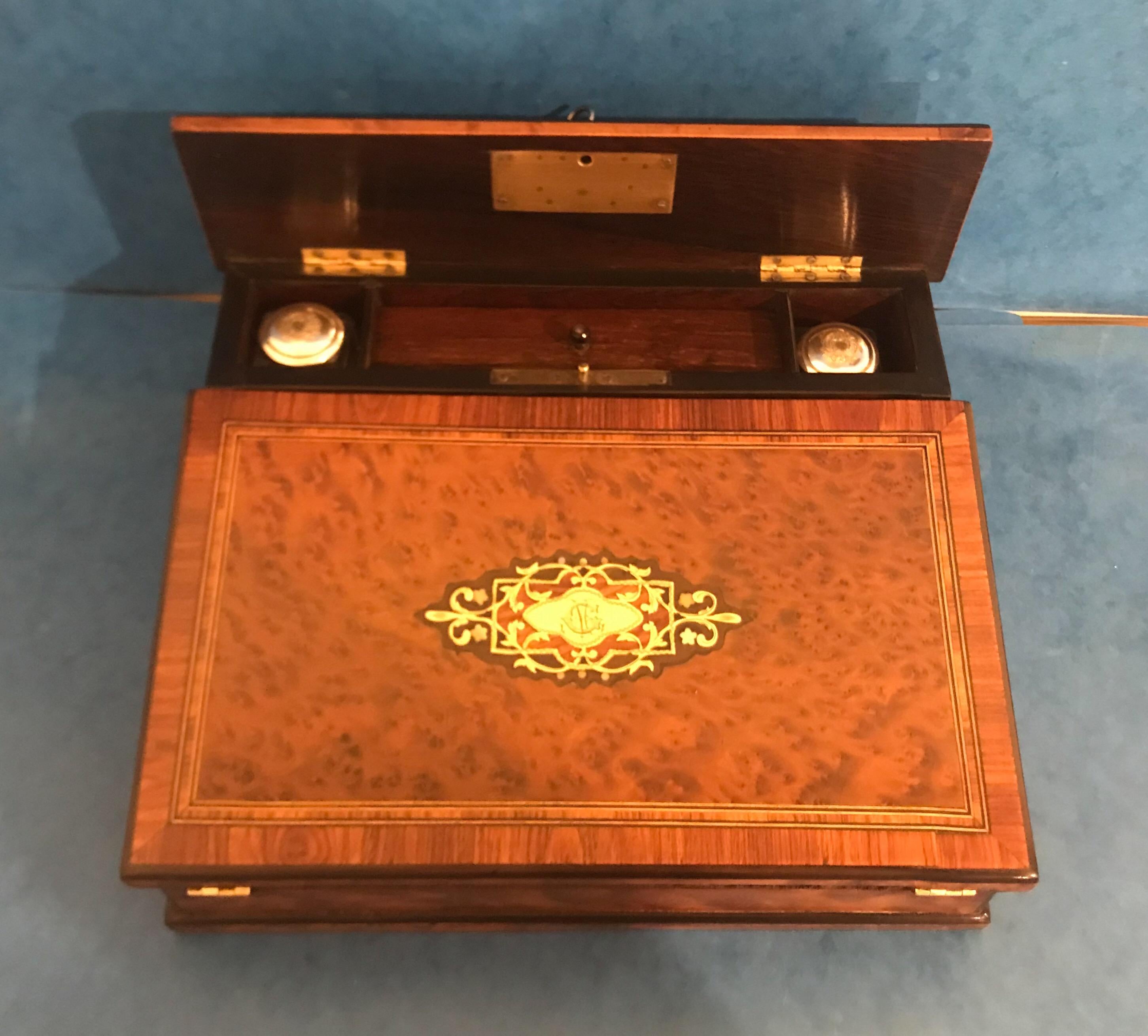 Victorian 1870 Burr Cedar Ladies Lap Desk In Good Condition In Windsor, Berkshire