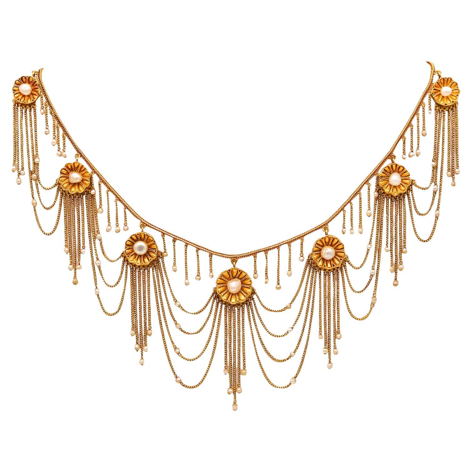Magnifique collier victorien 1870 à franges festonnées en or jaune 18 carats et perles naturelles