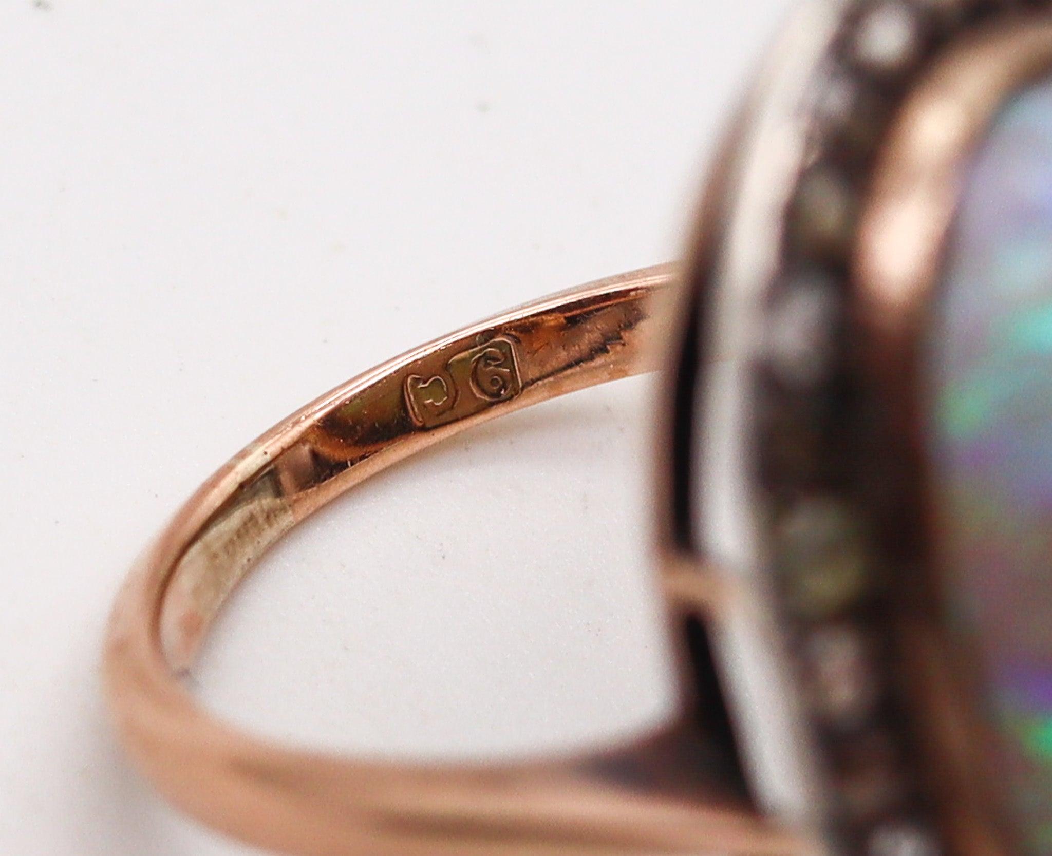 VICTORIAN 1880 Antique Ring In Yellow Gold With 8.95 Ctw In Opal And Diamonds For Sale 1