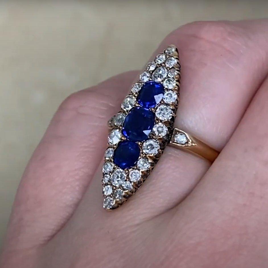 Anello antico vittoriano del 1880, zaffiro (GIA circa 1,20 carati) con alone d'oro in vendita 1