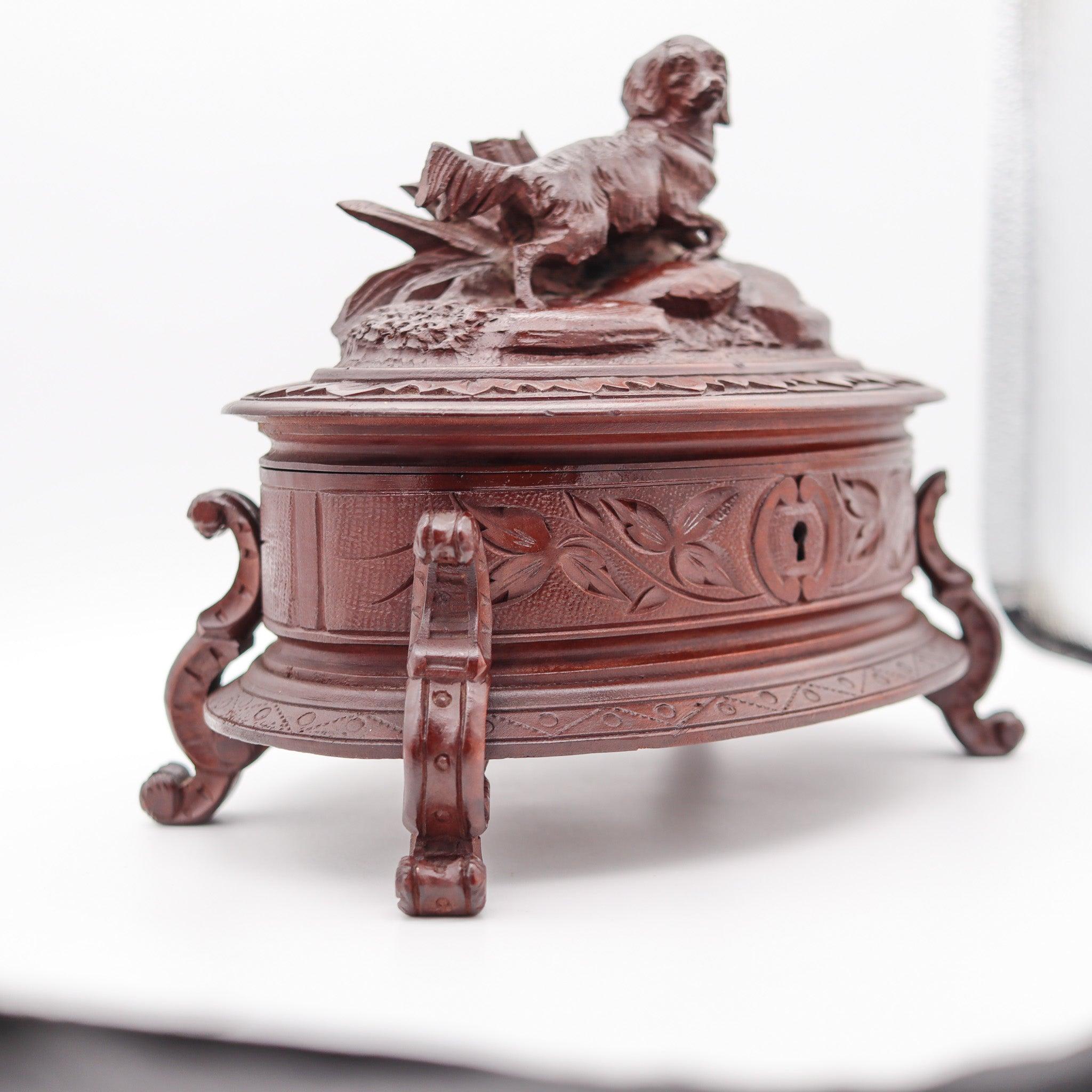 English VICTORIAN 1880 Carved Wood Desk Oval Box With Hunting Dog Sculpture For Sale