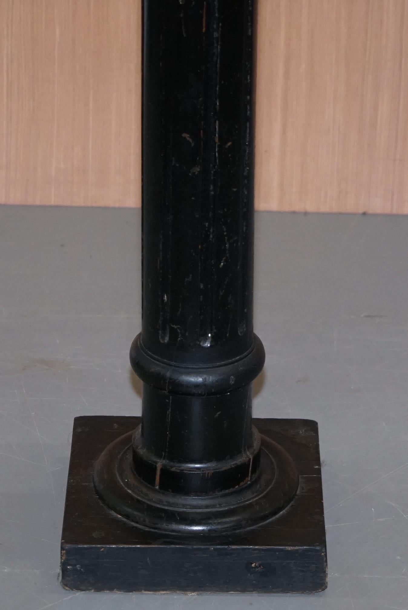 black pillar