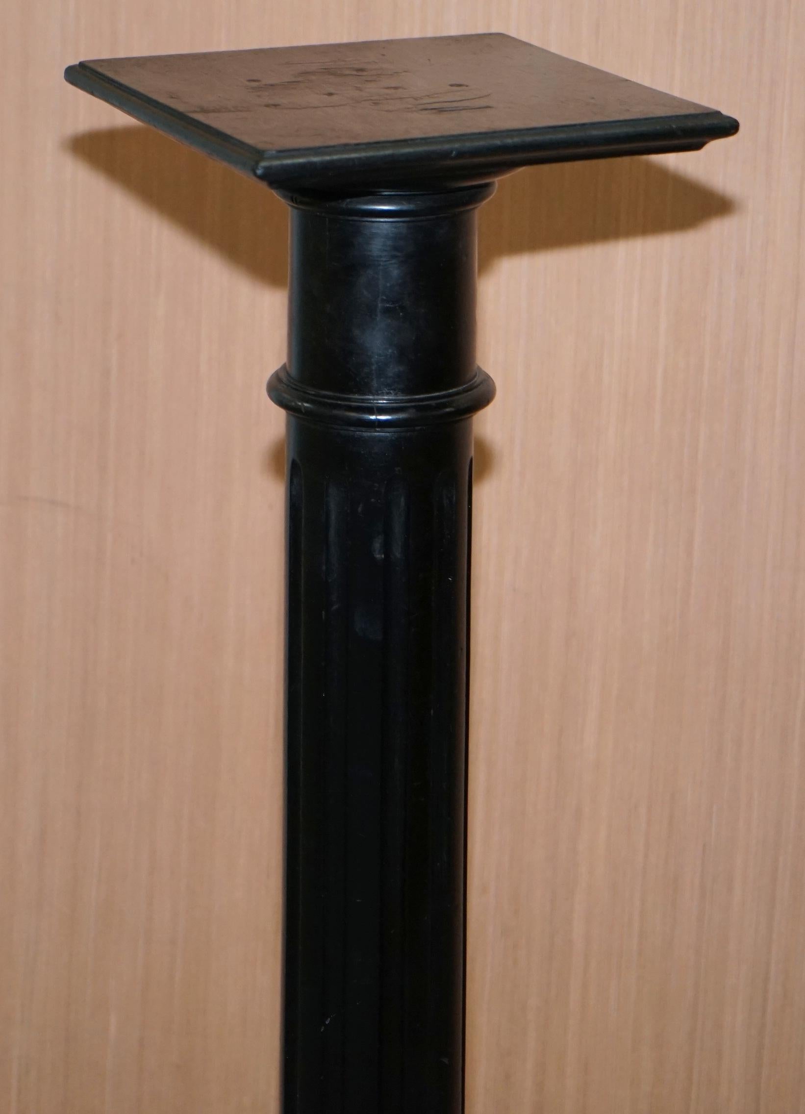 Victorian 1880 Corinthian Pillar Oak Ebonized Black Pedestal Stand for Antiques In Good Condition In West Sussex, Pulborough
