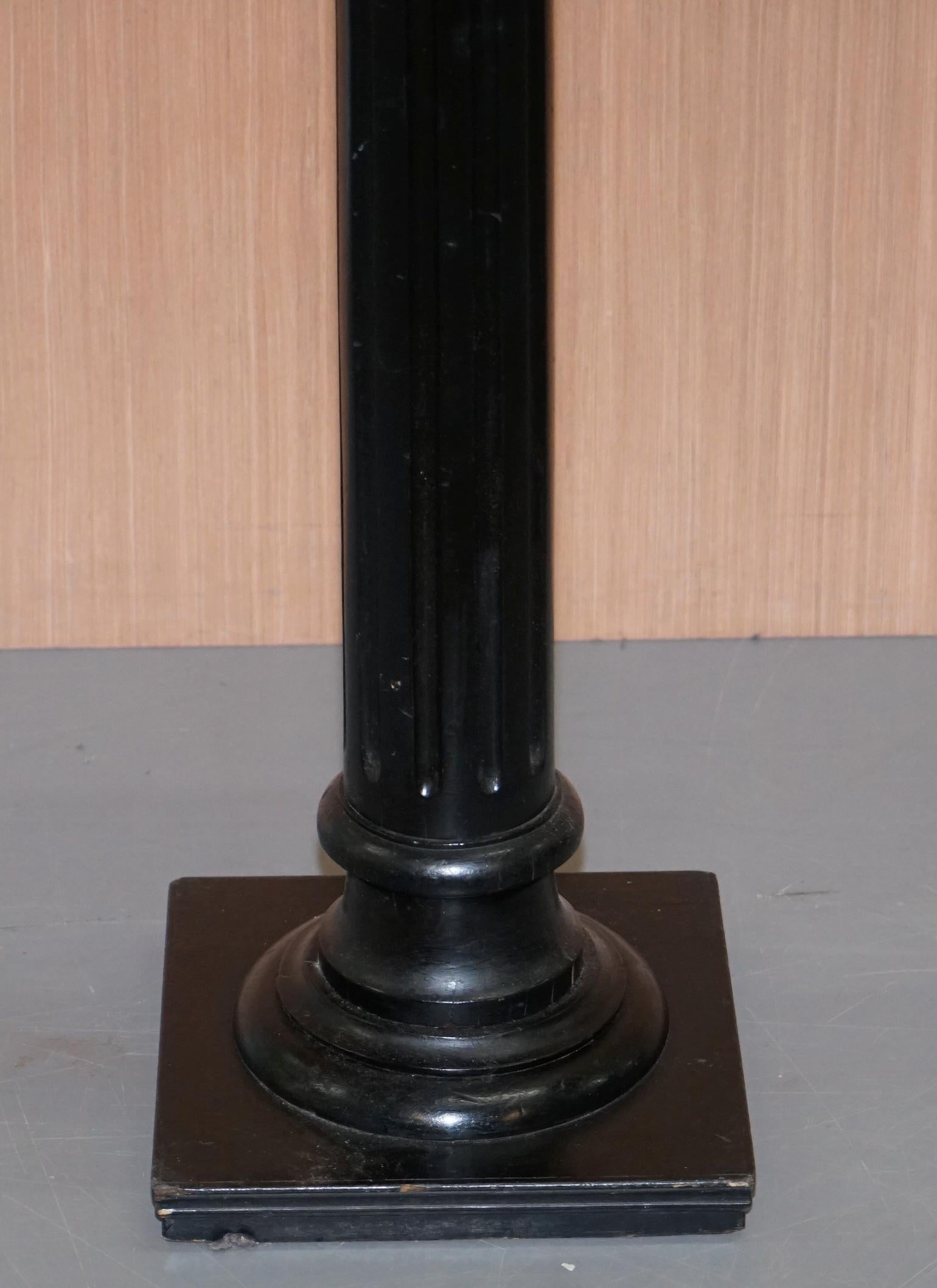 Late 19th Century Victorian 1880 Corinthian Pillar Oak Ebonized Black Pedestal Stand for Antiques