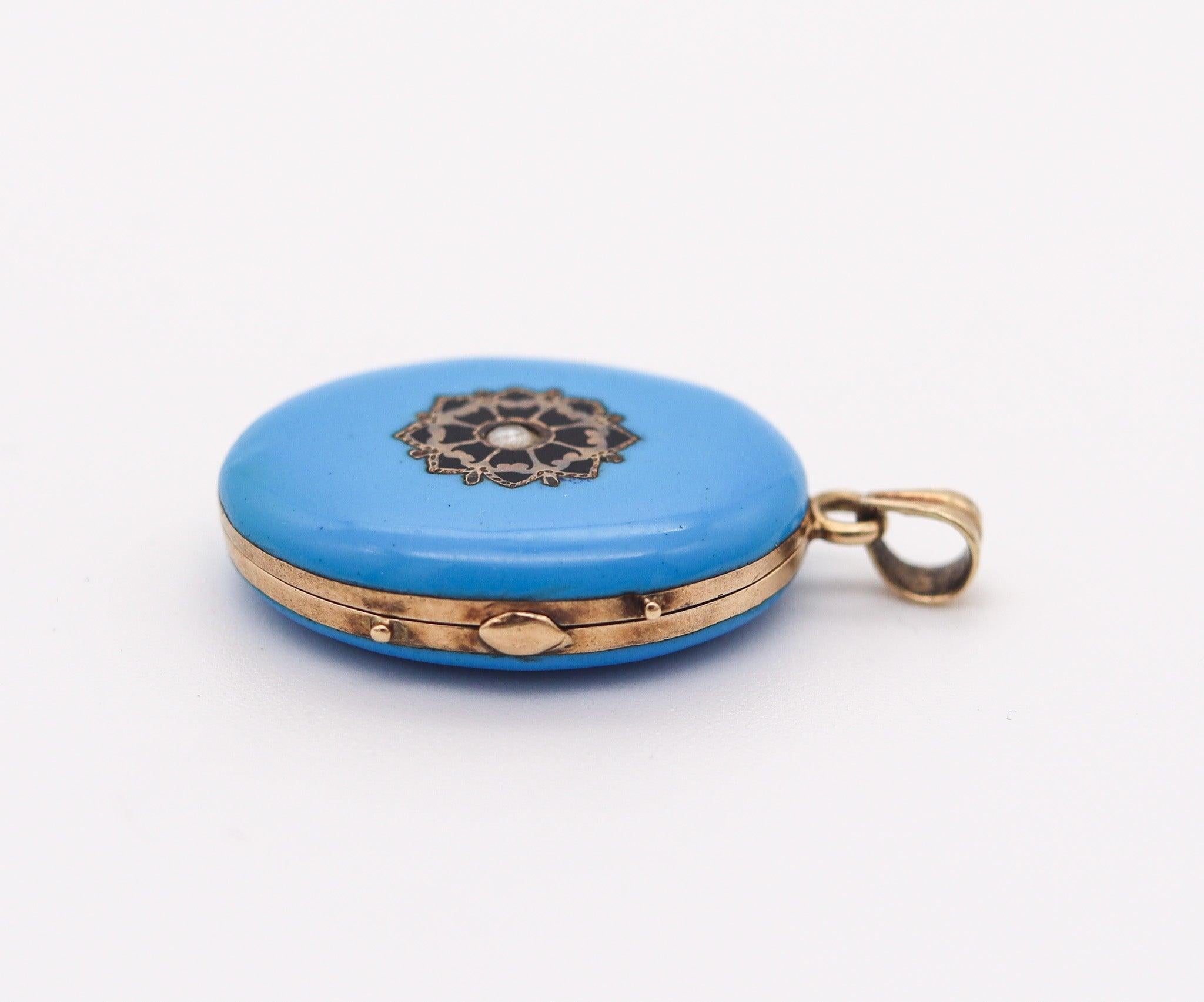 VICTORIAN 1880 England Blue Enameled Pendant Locked In 14Kt Yellow Gold 2