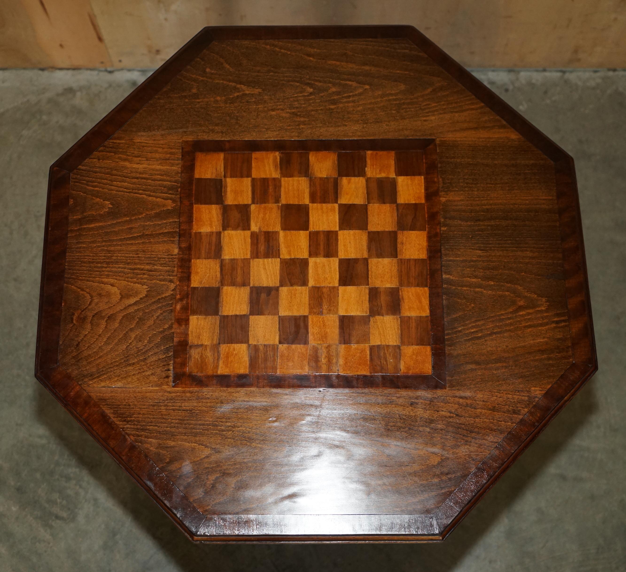 VICTORiAN 1880 ENGLISH AESTHETIC MOVEMENT CHESS BOARD TABLE + STAUNTON CHESS SET For Sale 10