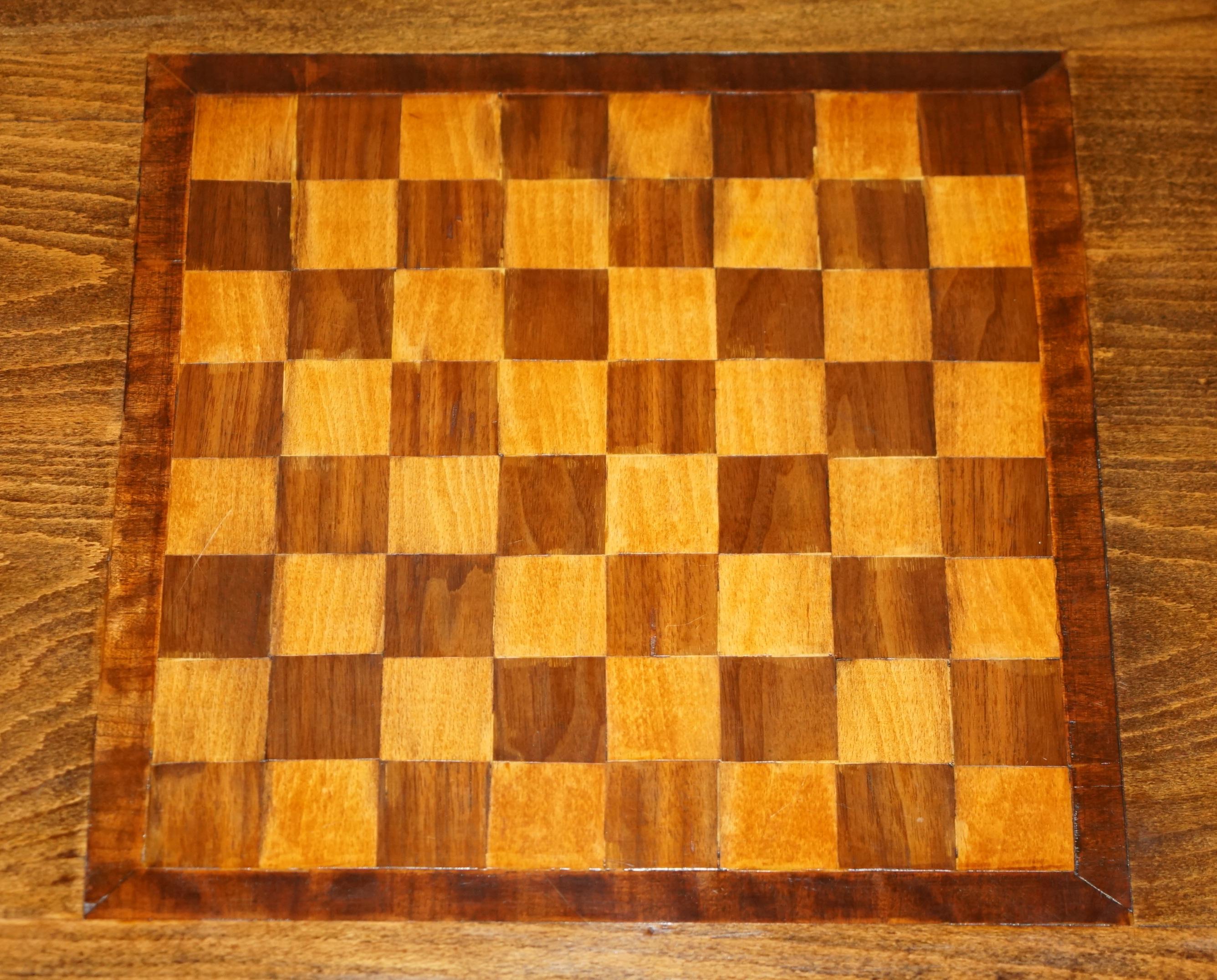 VICTORiAN 1880 ENGLISH AESTHETIC MOVEMENT CHESS BOARD TABLE + STAUNTON CHESS SET For Sale 11
