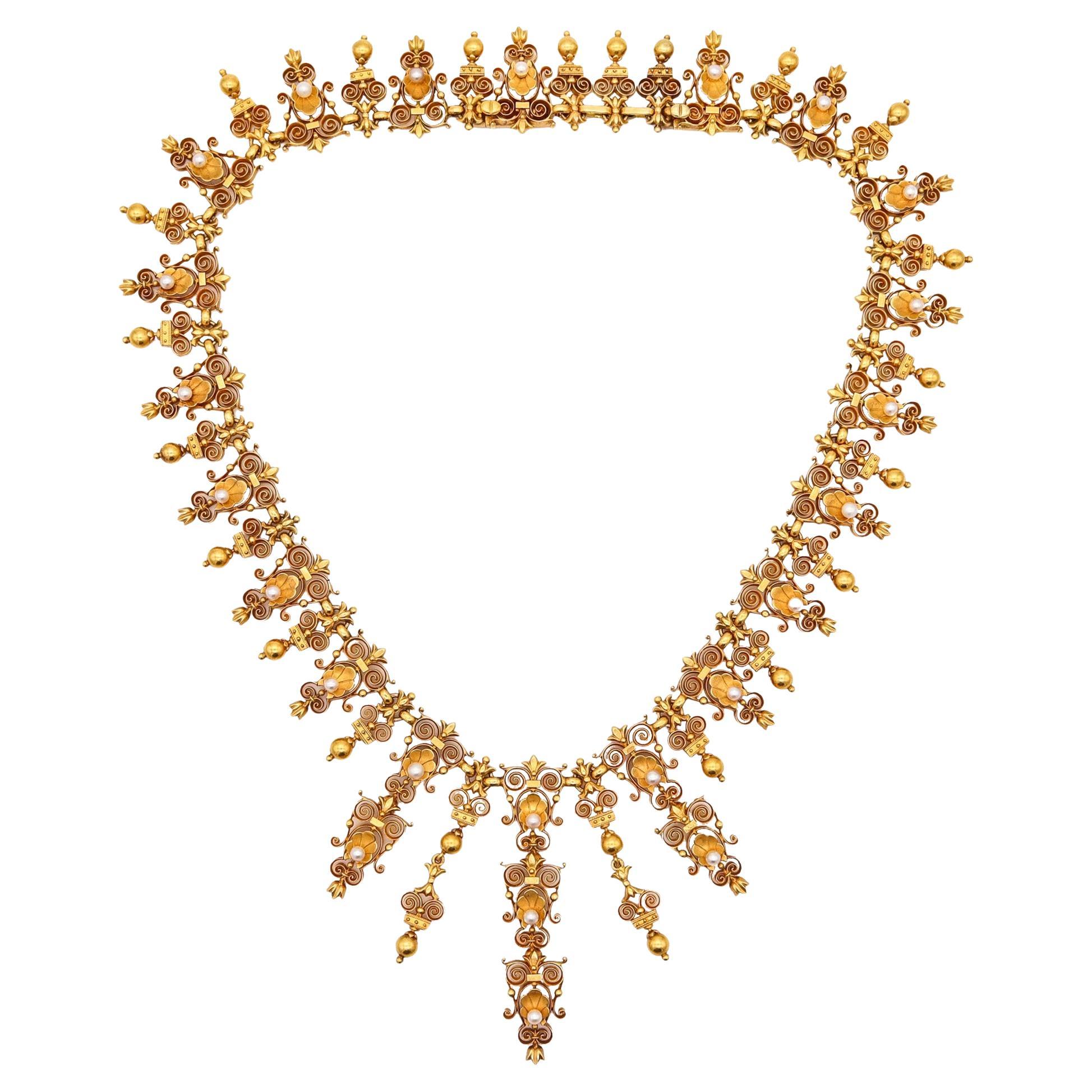 VICTORIAN 1880 Etruskische neogotische Halskette aus 19 Karat Gelbgold mit natürlichen Perlen