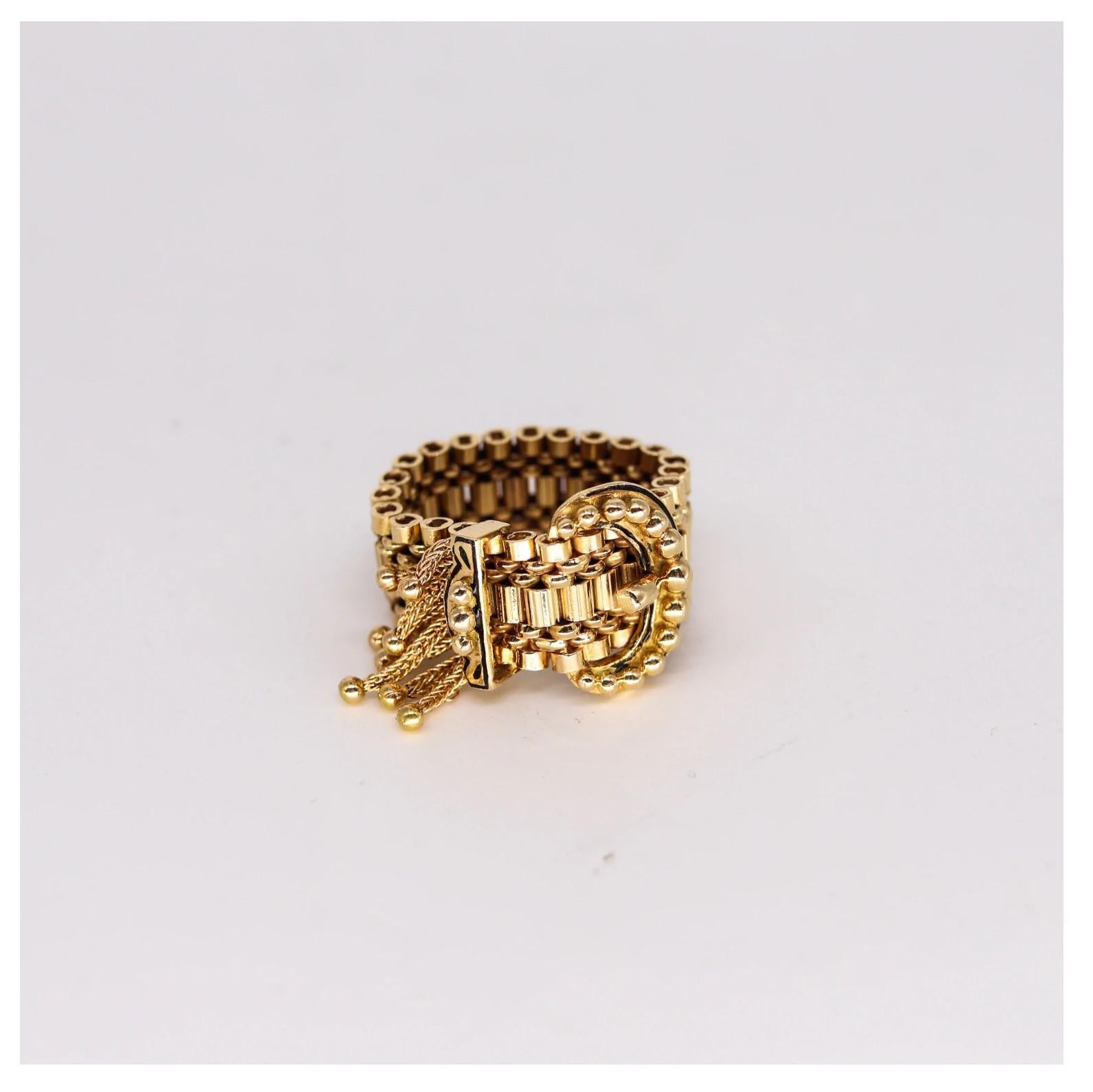 Flexible buckle ring from the Victorian era.

Beautiful and unusual ring, created in the United Kingdom during the Victorian era (1837-1901) circa 1880's. This nice buckle ring was crafted in solid yellow gold of 14 karats and carefully assembled by