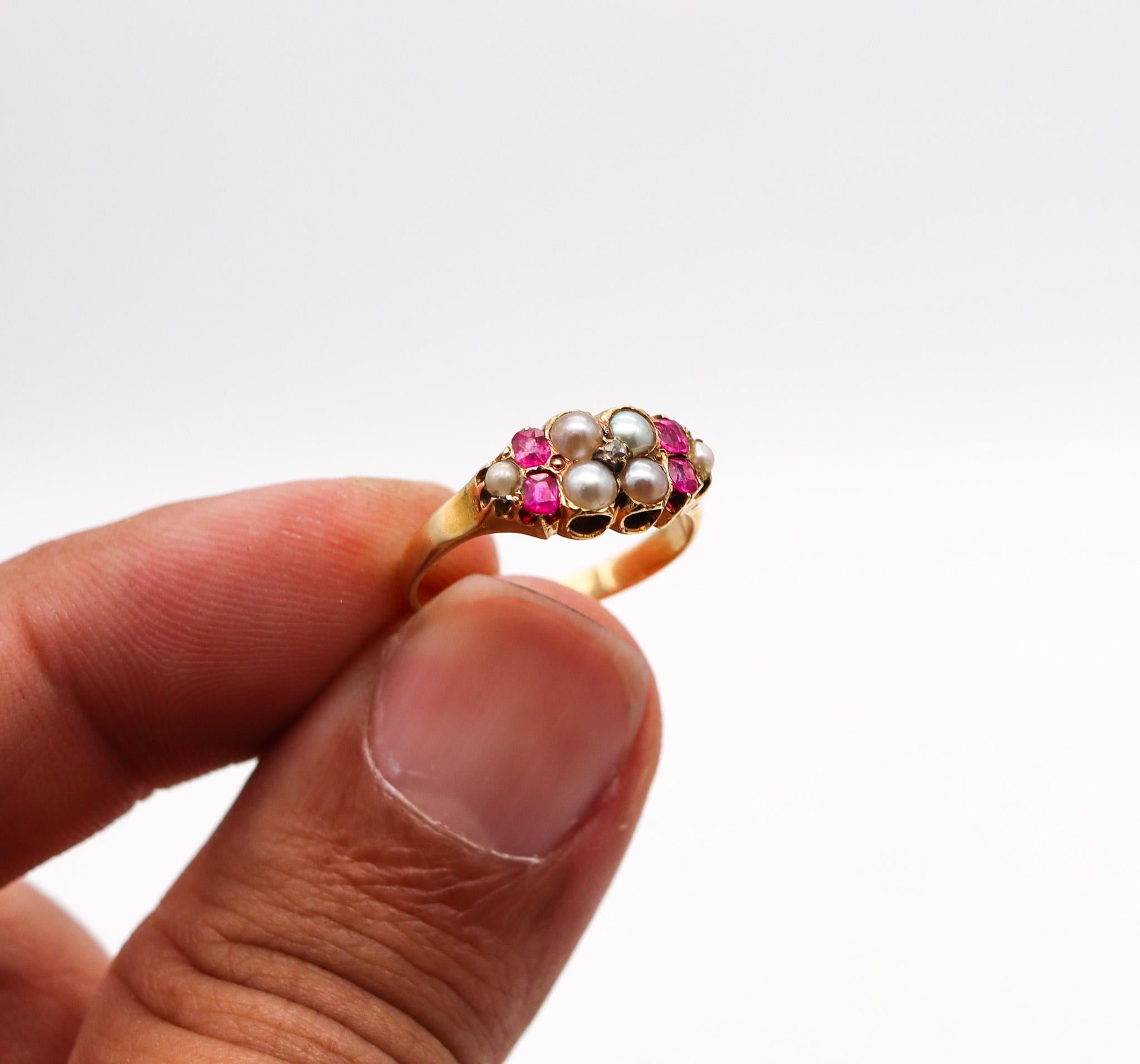 Women's Victorian 1880 Ring In 18Kt Yellow Gold With Rubies And Round White Pearls For Sale
