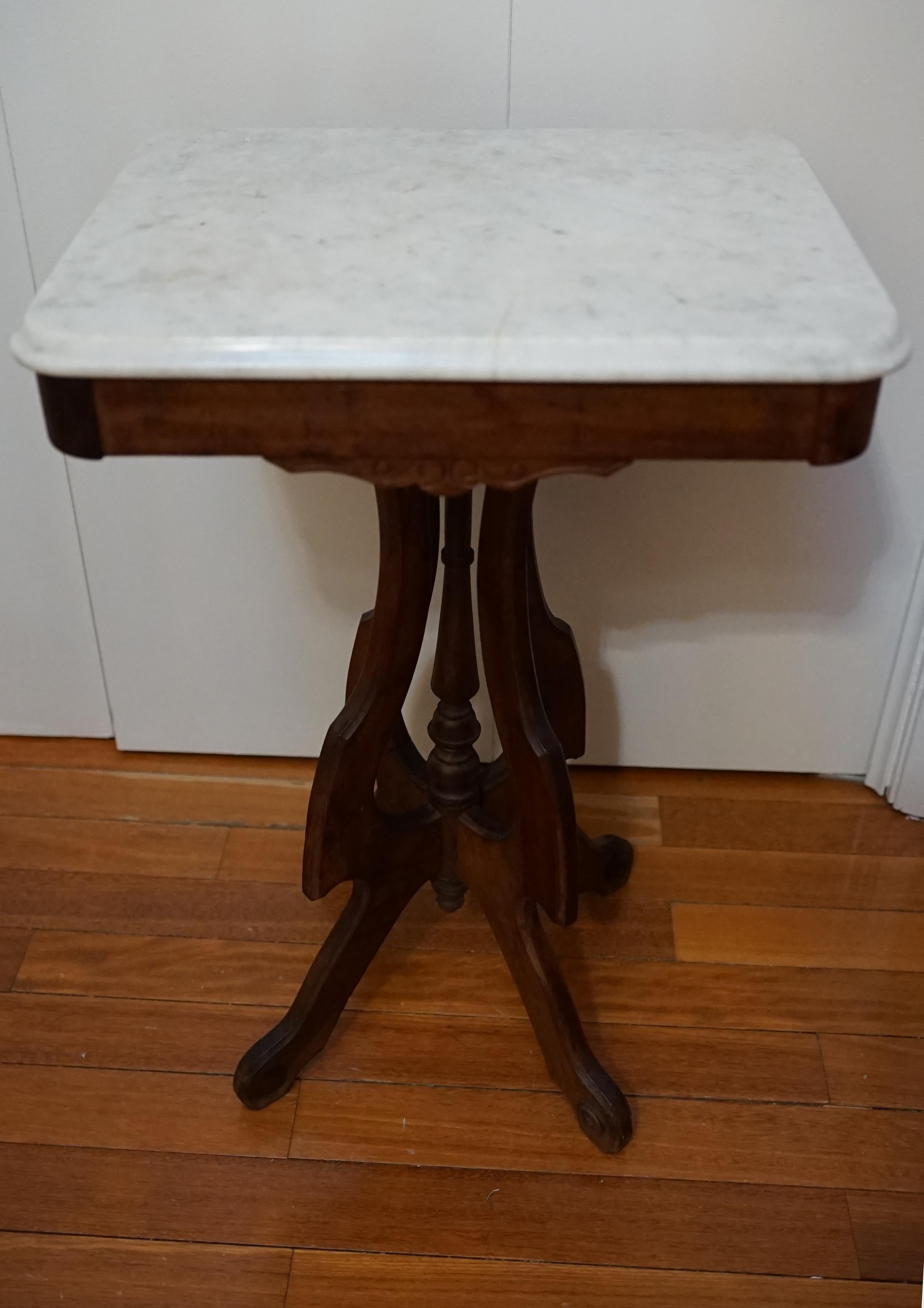 Victorian 1880 Walnut Carved Side Table with White Marble Top In Good Condition For Sale In Lomita, CA
