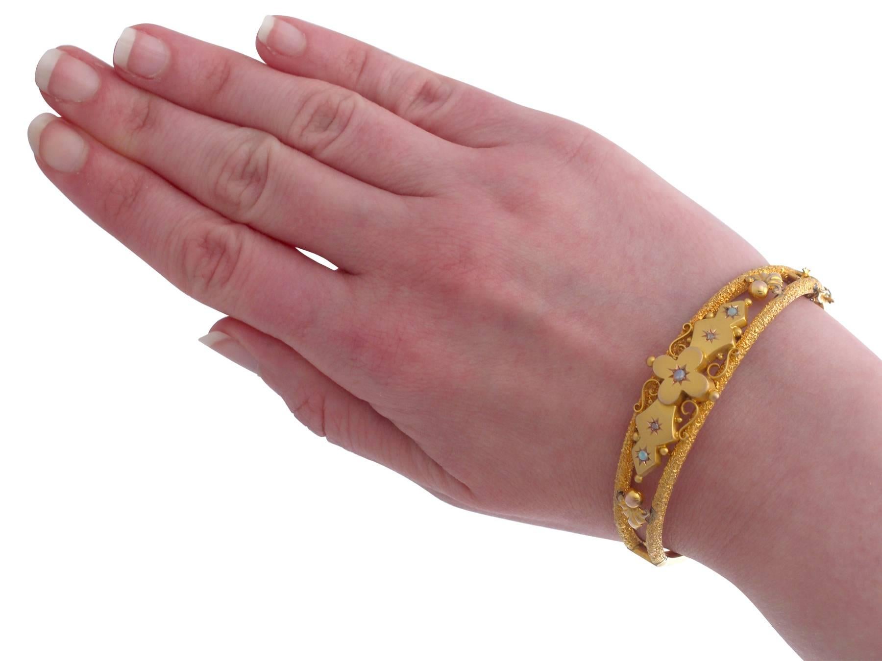 Bracelet victorien en or jaune orné d'opales et de diamants en vente 3