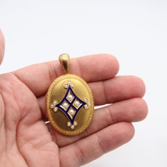 VICTORIAN 1890 Blue Enameled Locket In 18Kt Yellow Gold And White pearls
