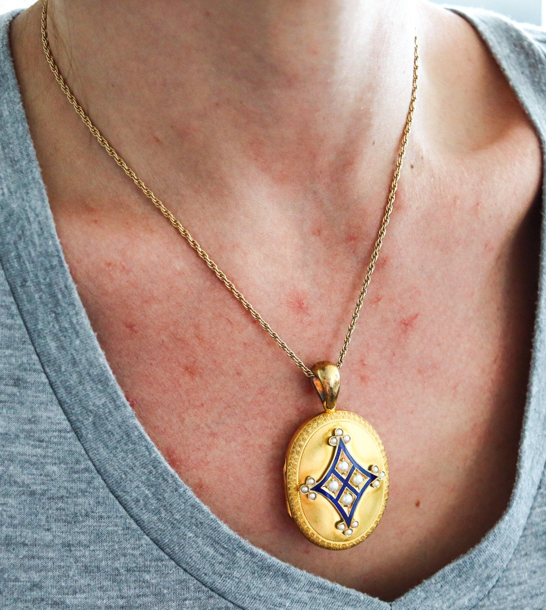 A Victorian oval locket-pendant necklace.

This is a beautiful locket-pendant, created in England during the Victorian period, back in 1890. The locket necklace has been crafted with an oval shape in solid yellow gold of 18 karats with a delicate